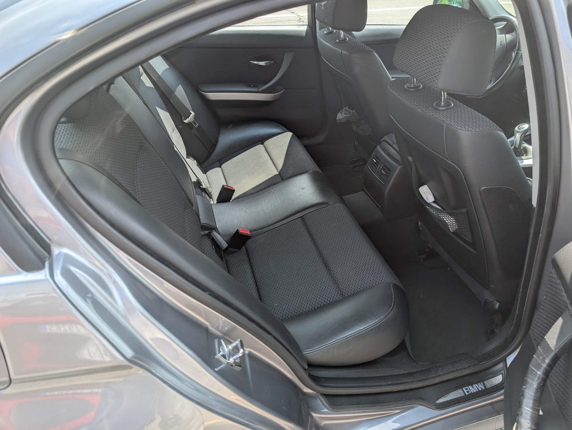 BMW 320d-image-4