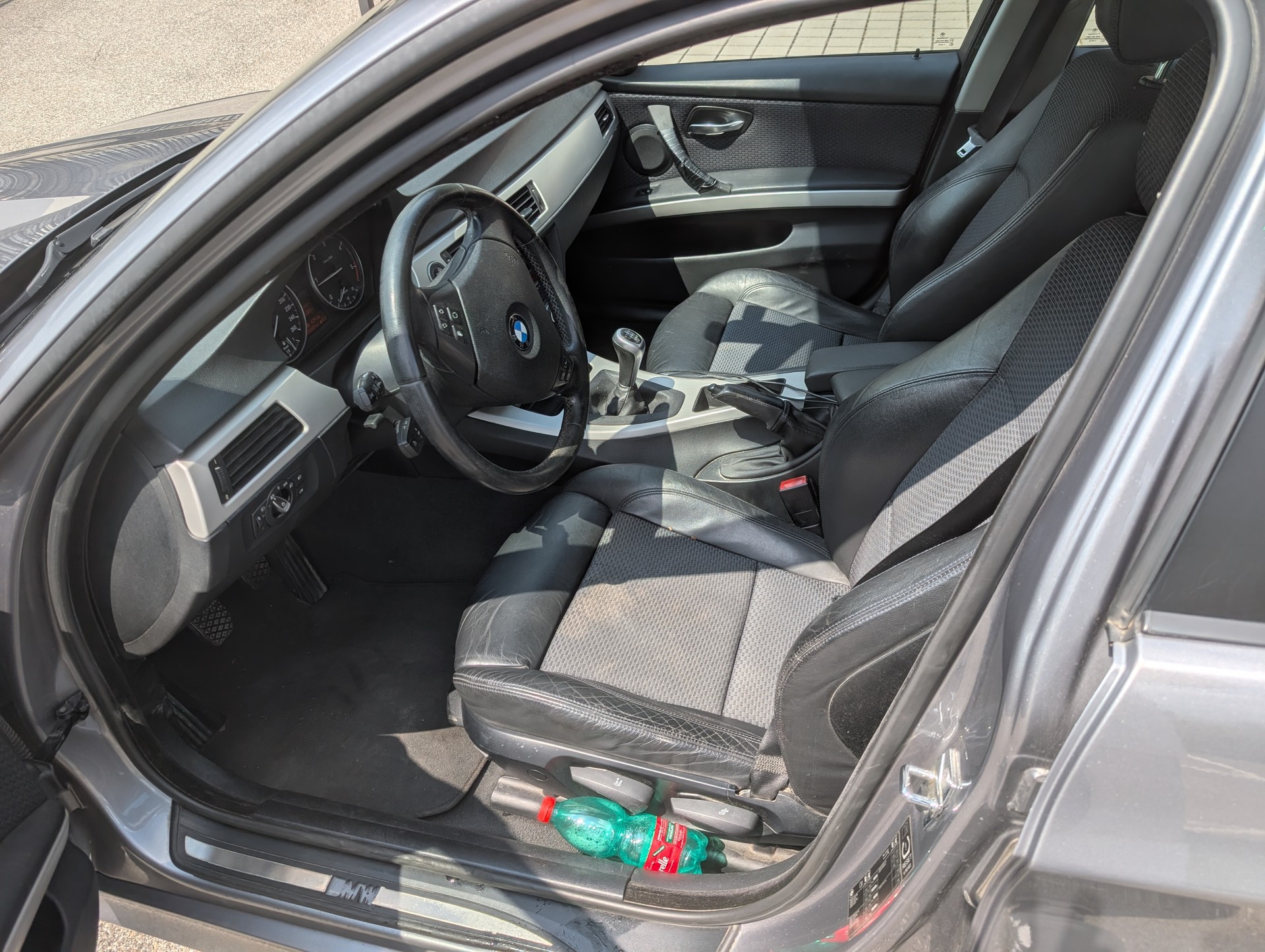 BMW 320d-image-1