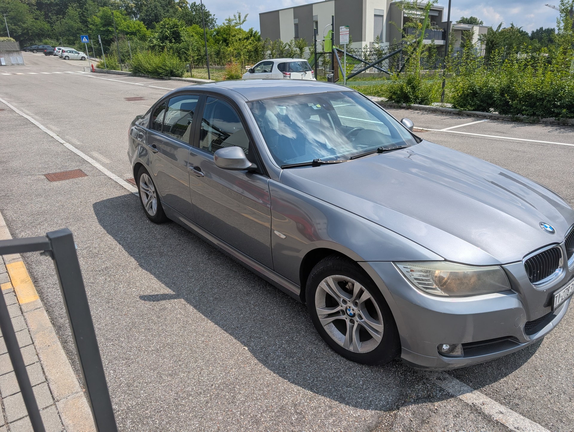 BMW 320d-image-0