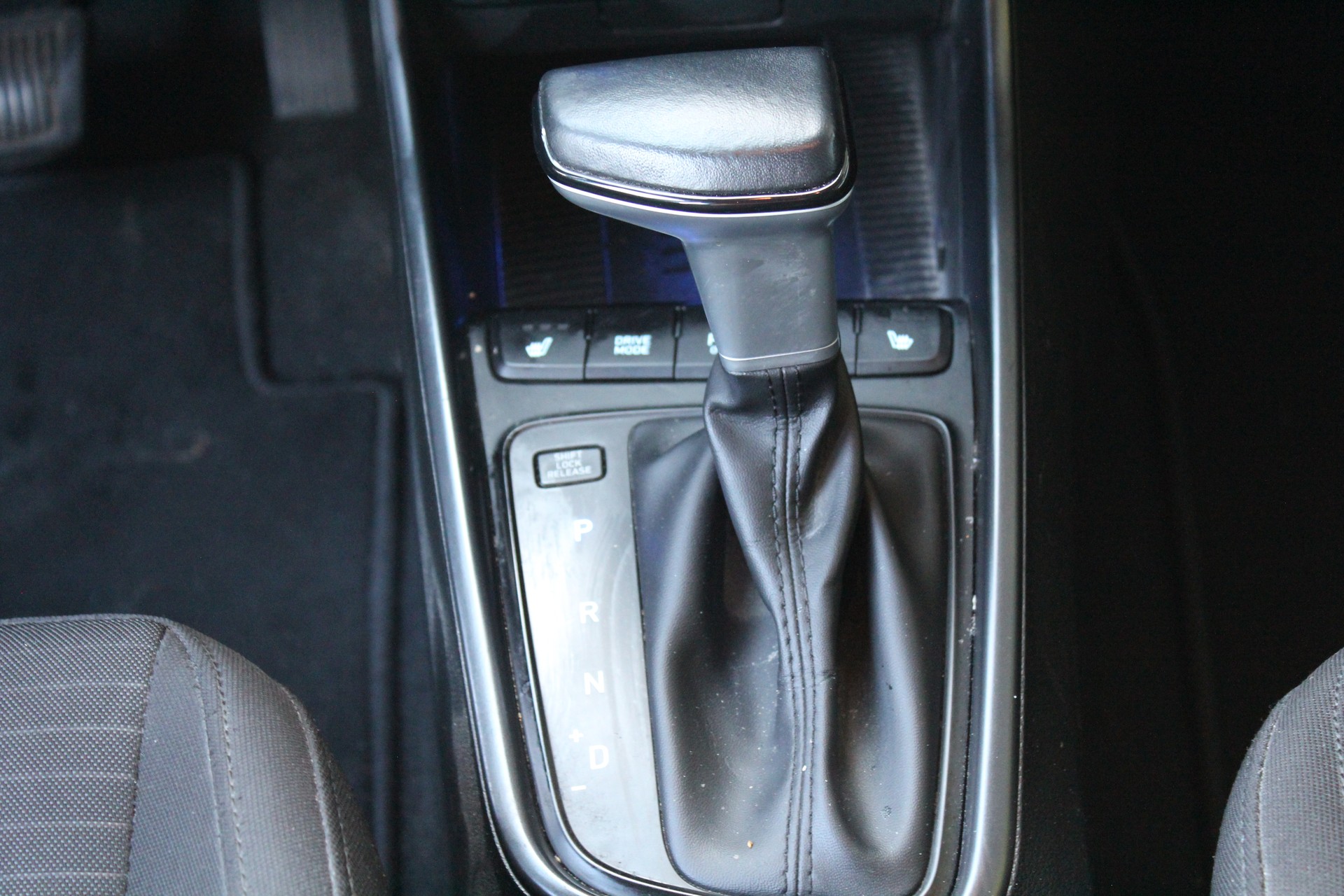 HYUNDAI i20 1.0 T-GDi Amplia DCT-image-15