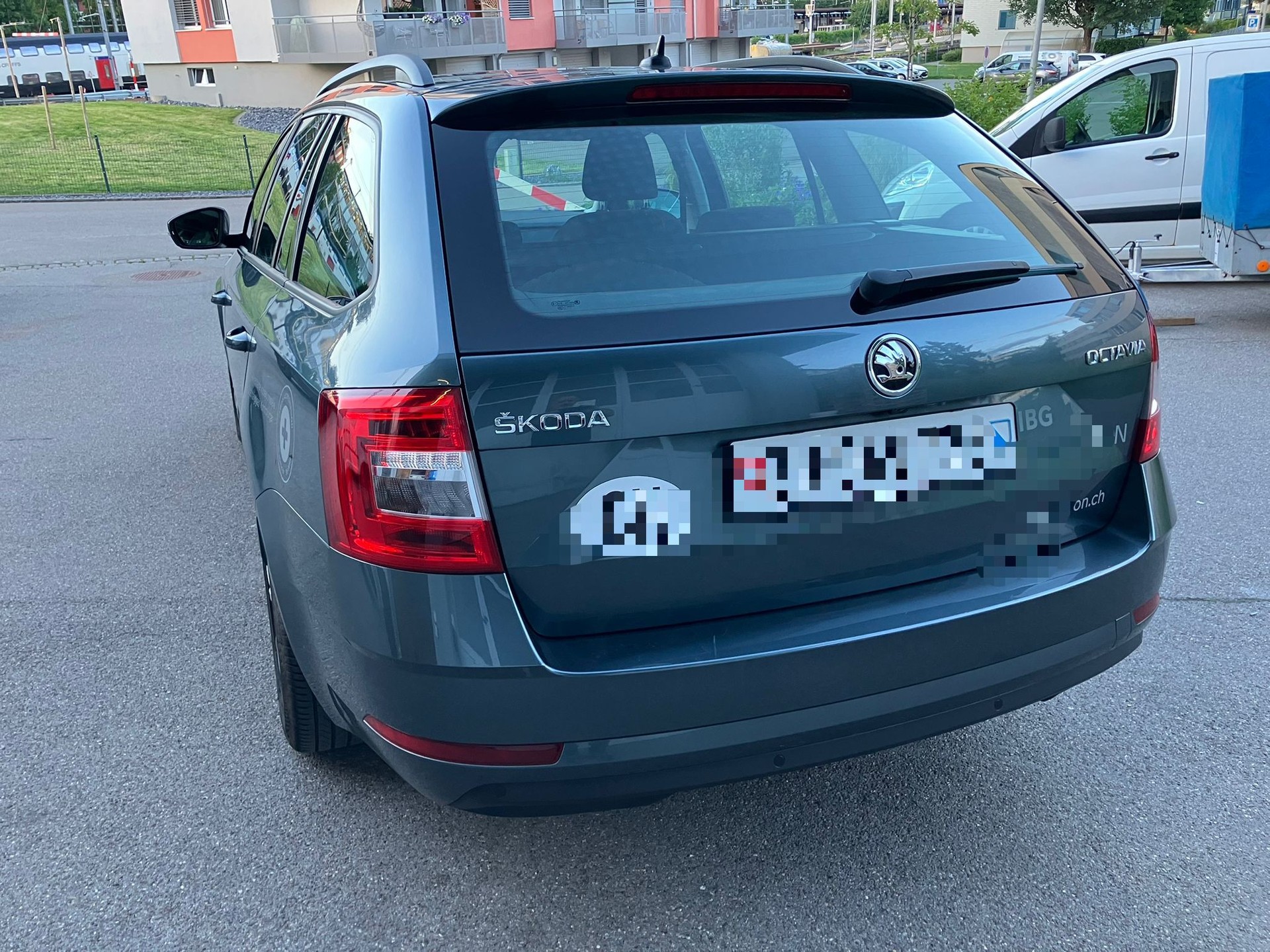 SKODA Octavia Combi 2.0 TDI Ambition 4x4 DSG-image-1