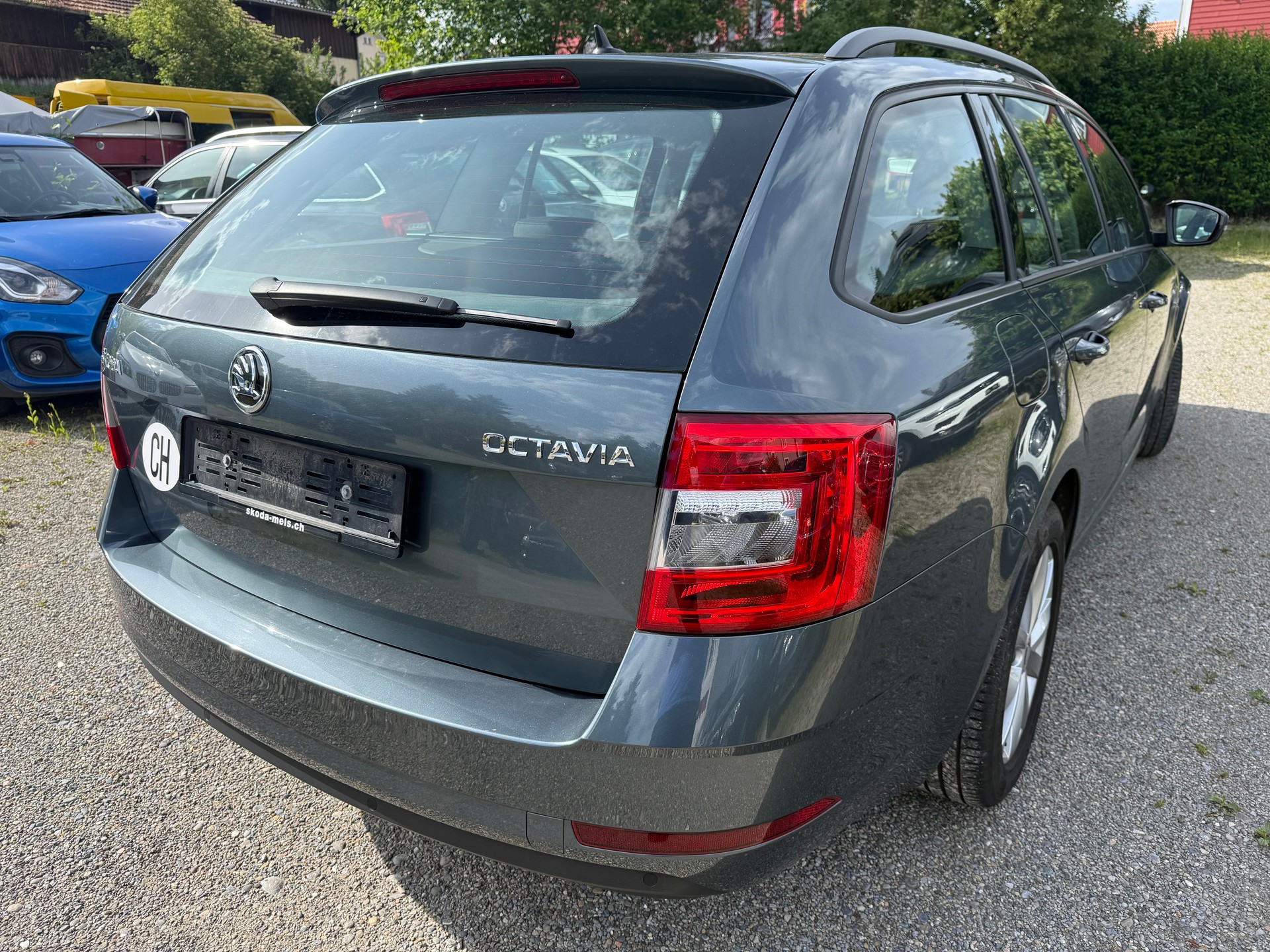 SKODA Octavia Combi 2.0 TDI Ambition 4x4 DSG-image-1