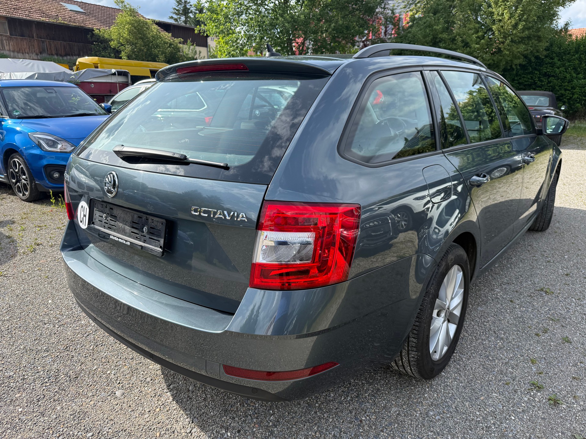SKODA Octavia Combi 2.0 TDI Ambition 4x4 DSG-image-19