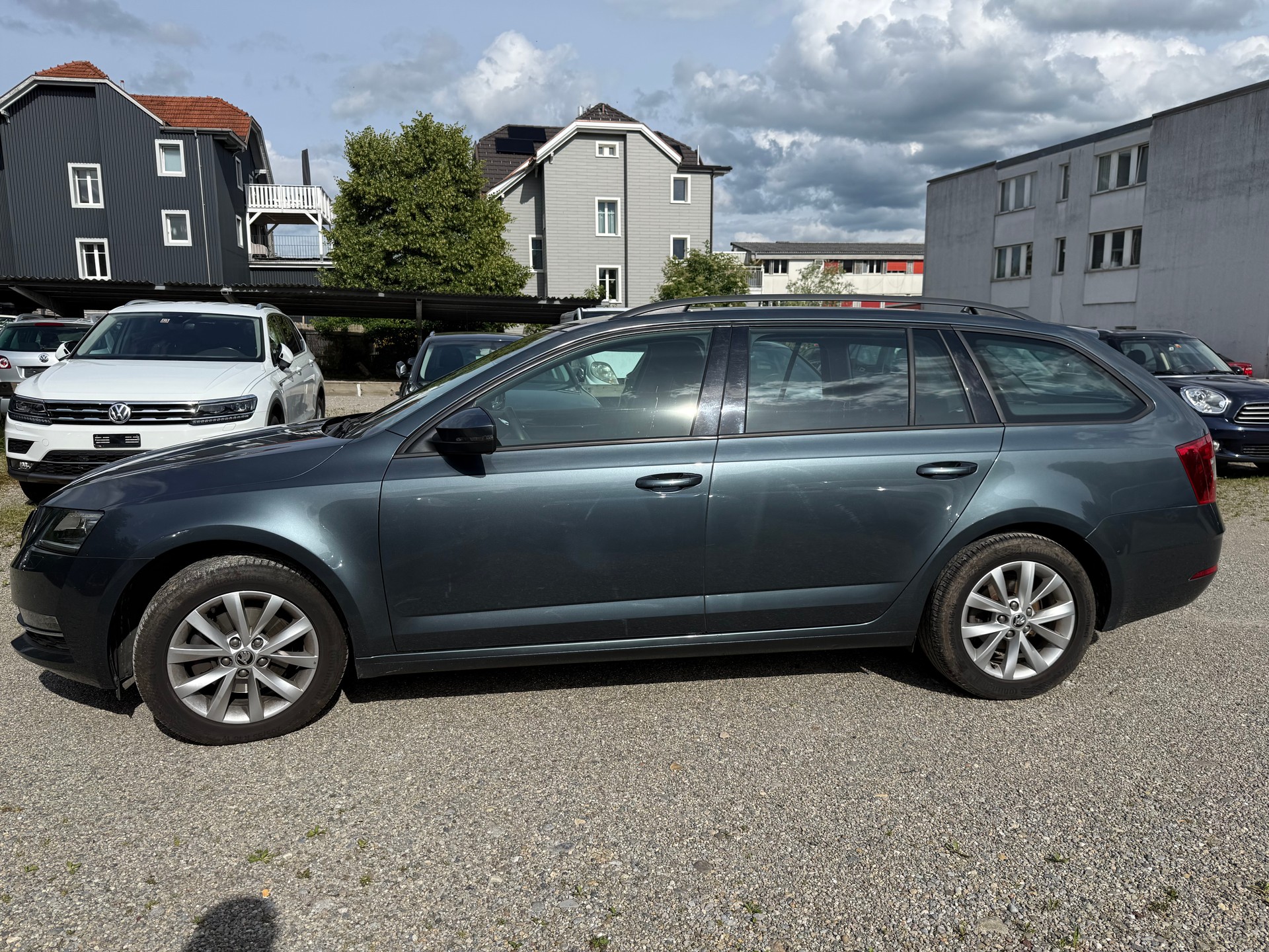 SKODA Octavia Combi 2.0 TDI Ambition 4x4 DSG-image-10