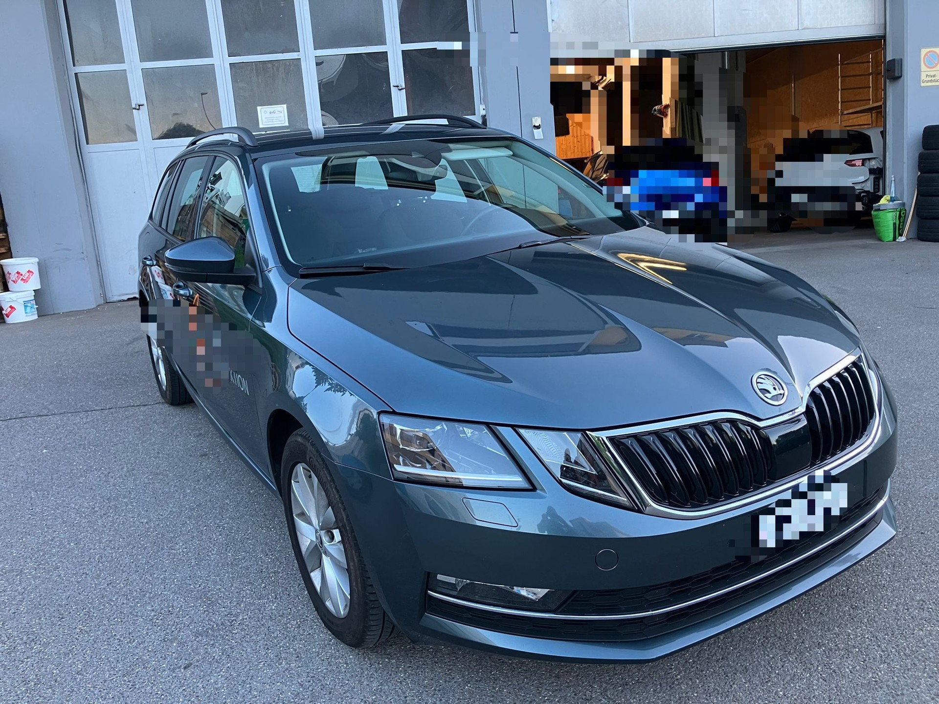 SKODA Octavia Combi 2.0 TDI Ambition 4x4 DSG-image-2