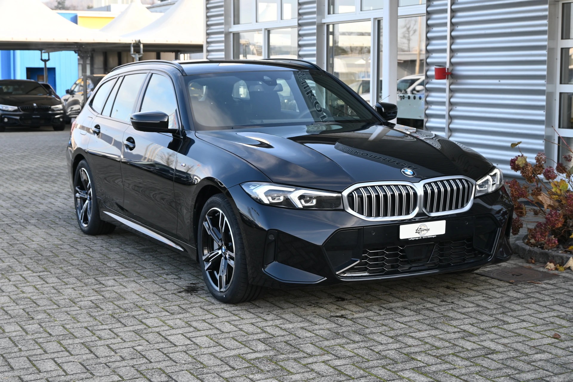 BMW 330i Touring xDrive Steptronic M Sport 4x4 Automat-image-0