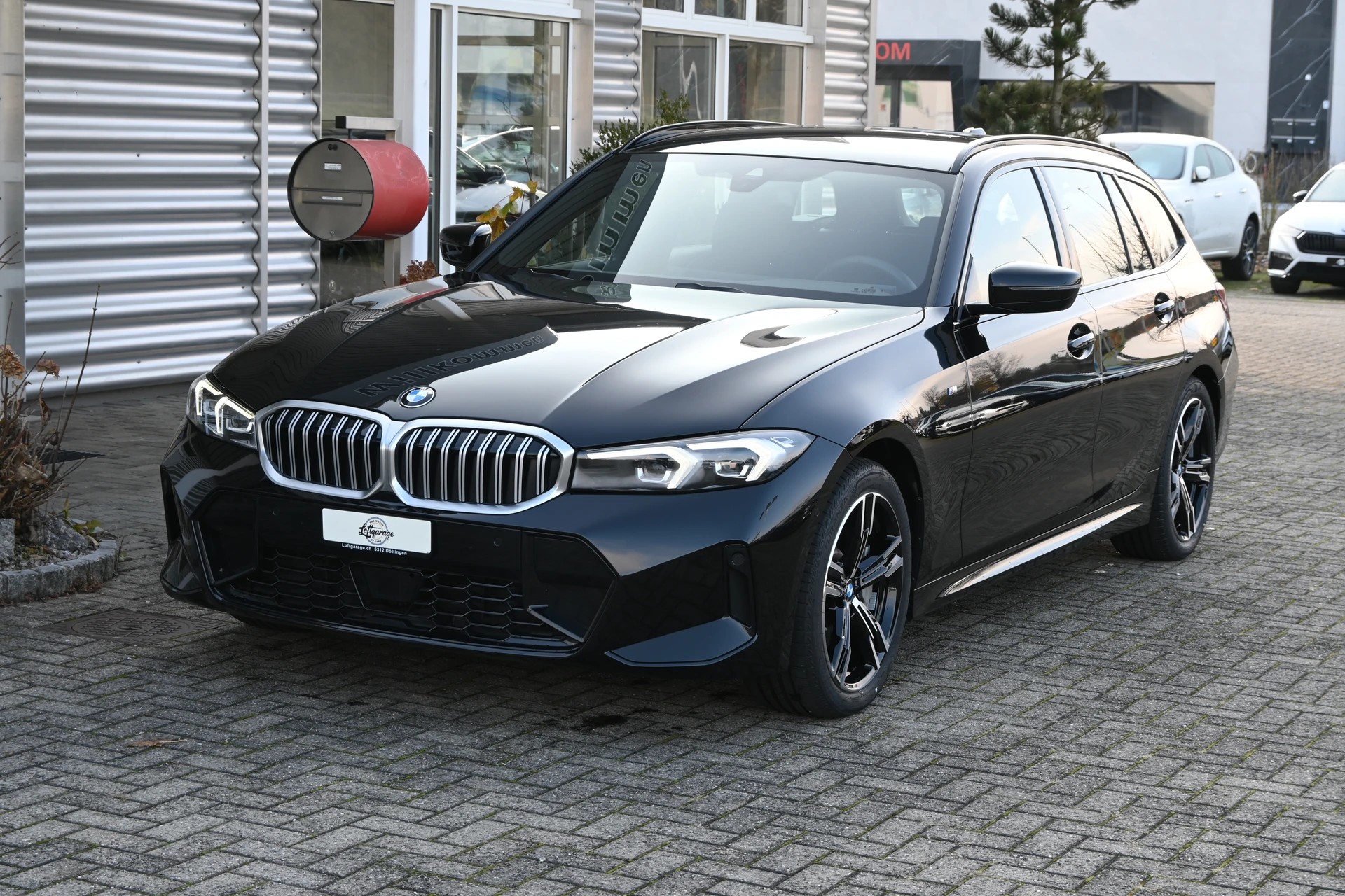 BMW 330i Touring xDrive Steptronic M Sport 4x4 Automat-image-1