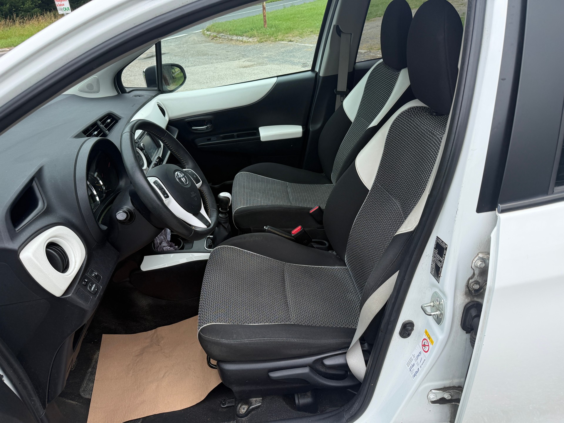 TOYOTA Yaris 1.33 Trend-image-8