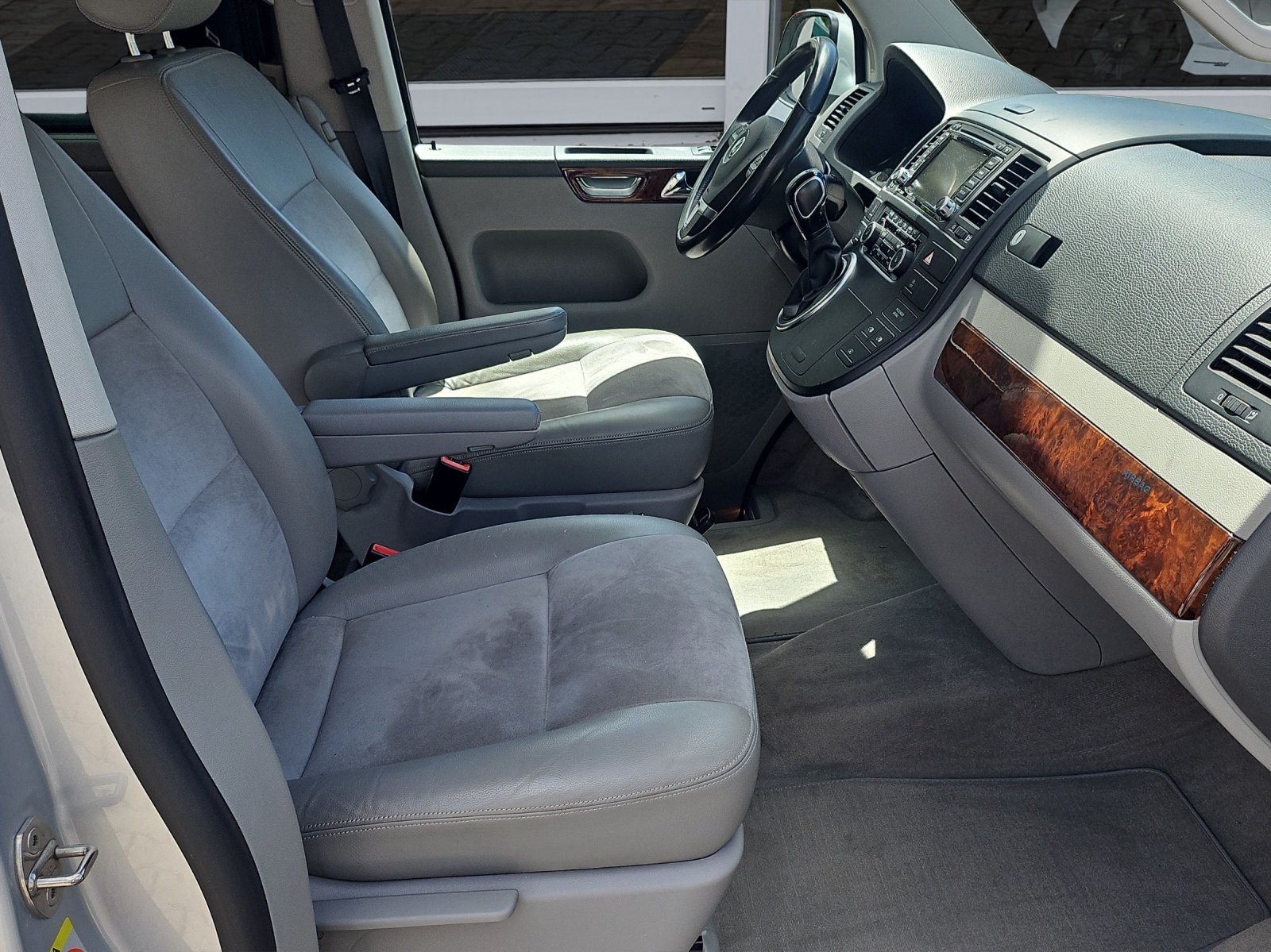 VW T5 Multivan 2.0 Bi-TDI CR Highline DSG-image-11