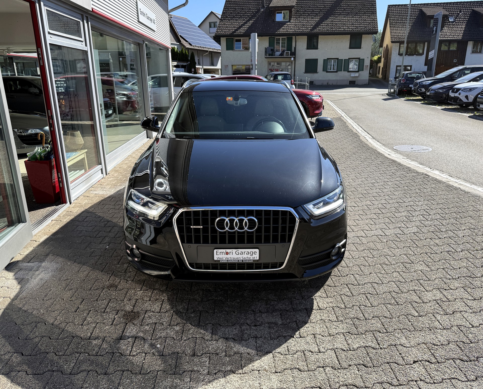AUDI Q3 2.0 TDI quattro S-tronic-image-1