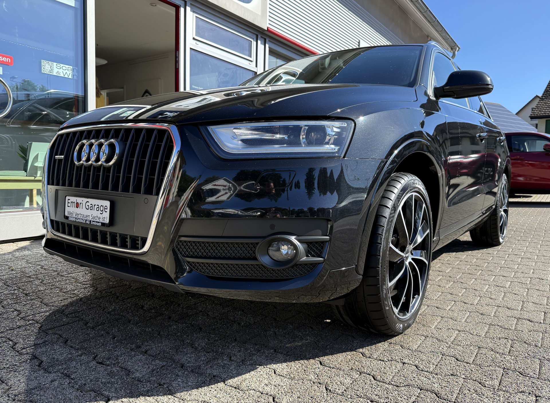 AUDI Q3 2.0 TDI quattro S-tronic-image-3