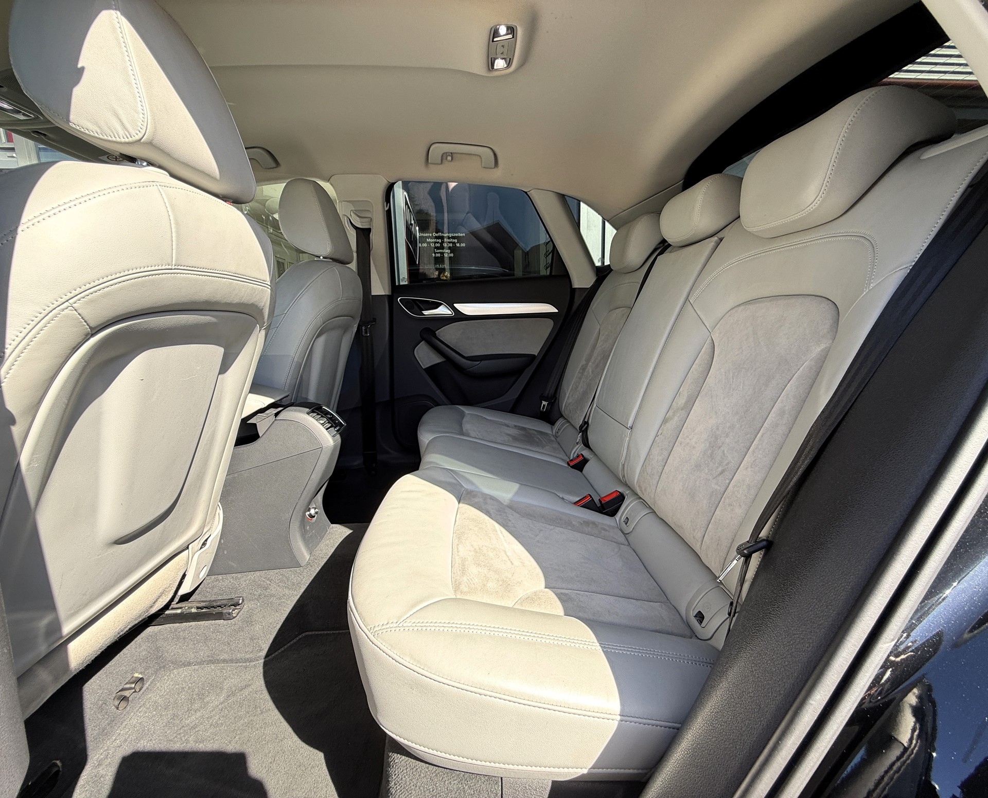 AUDI Q3 2.0 TDI quattro S-tronic-image-9