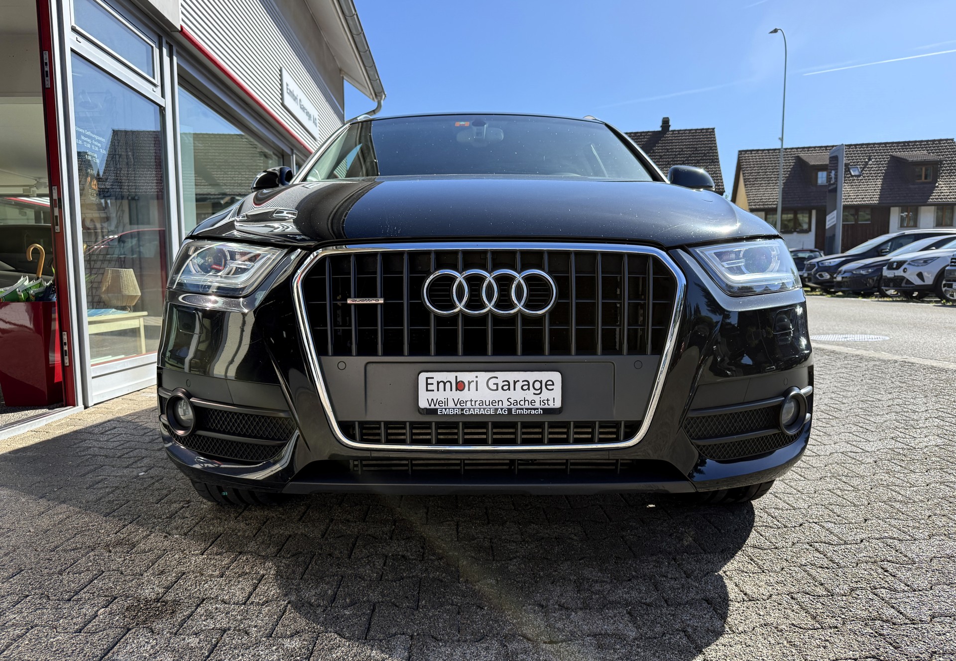 AUDI Q3 2.0 TDI quattro S-tronic-image-2