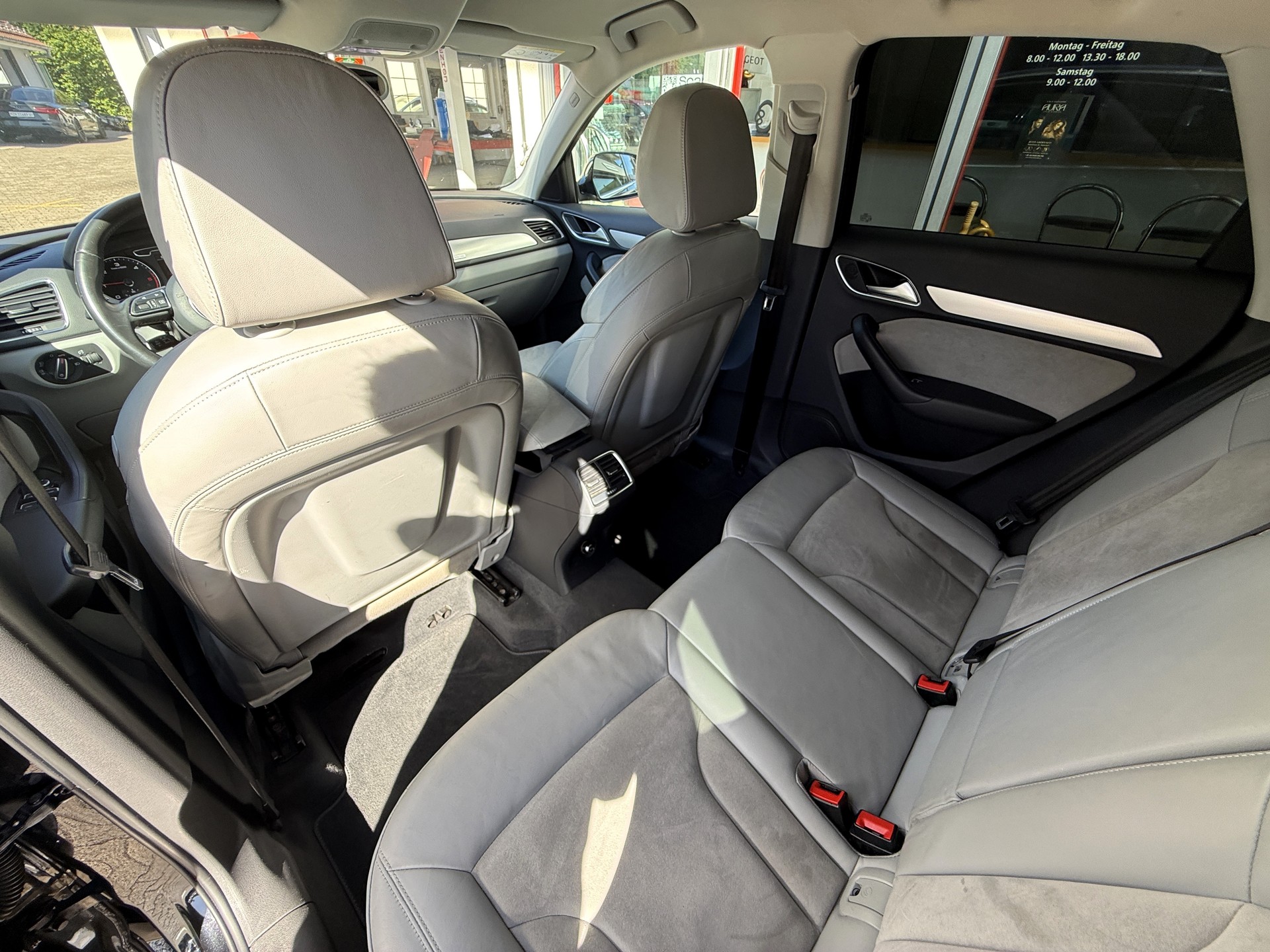 AUDI Q3 2.0 TDI quattro S-tronic-image-10