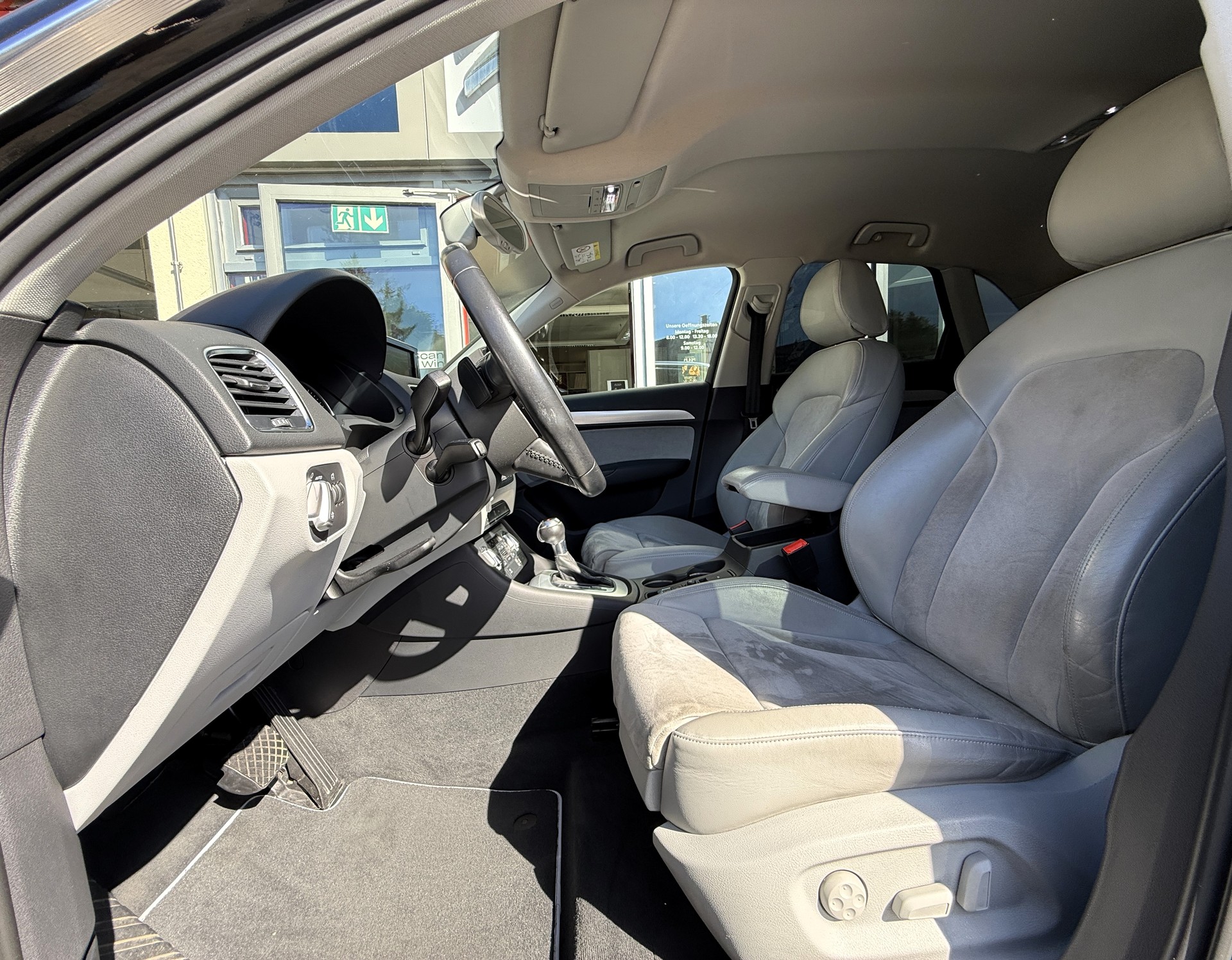 AUDI Q3 2.0 TDI quattro S-tronic-image-15