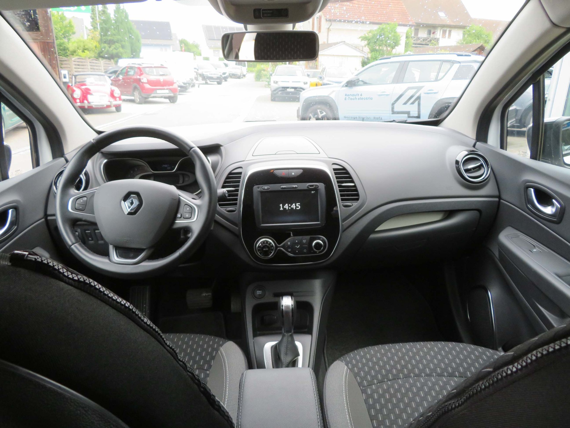 RENAULT Captur 1.3 TCe Intens EDC S/S PF-image-9