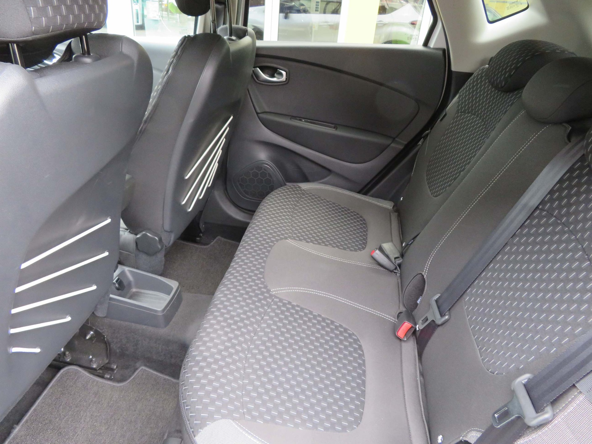 RENAULT Captur 1.3 TCe Intens EDC S/S PF-image-10