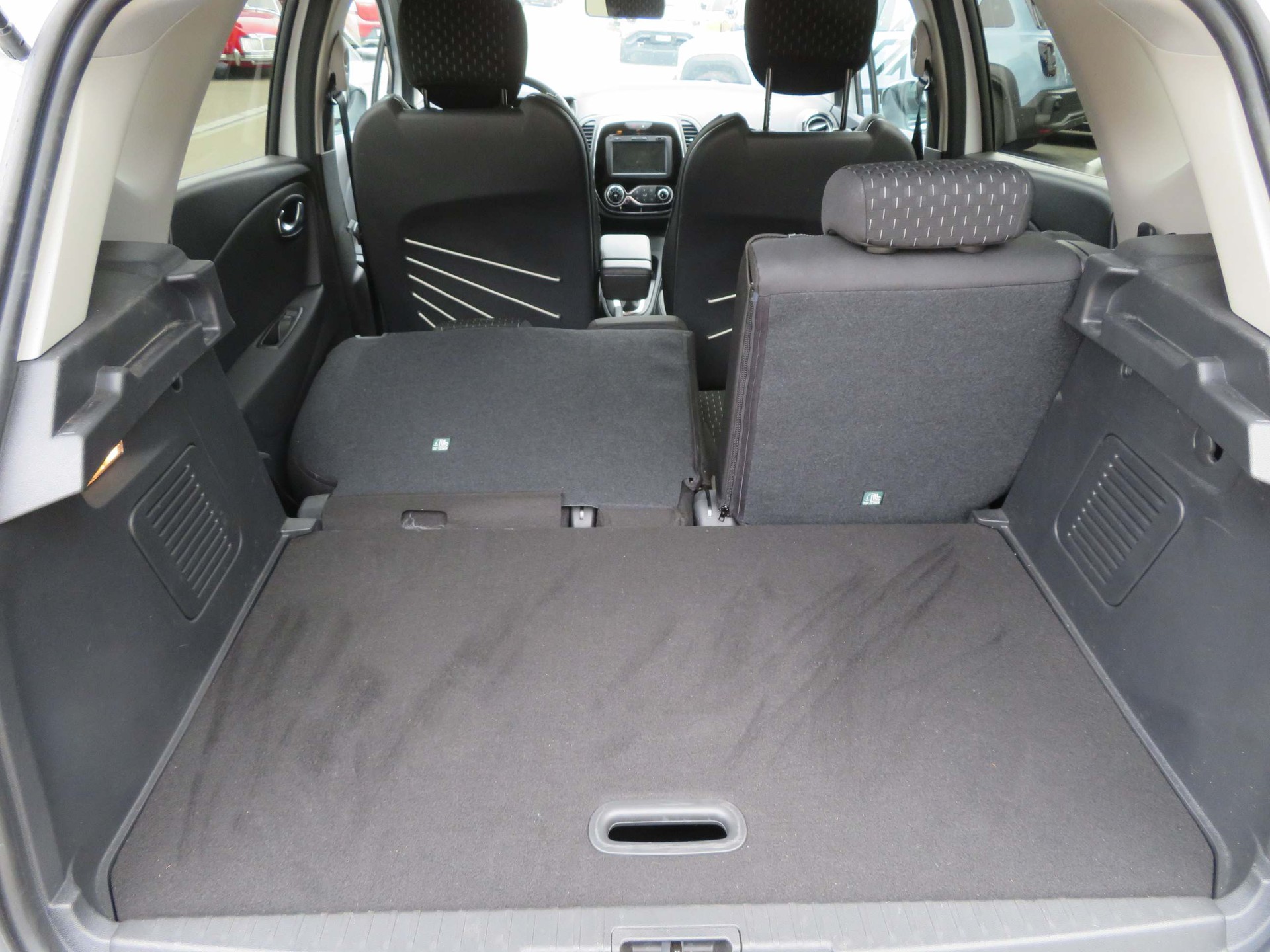 RENAULT Captur 1.3 TCe Intens EDC S/S PF-image-12