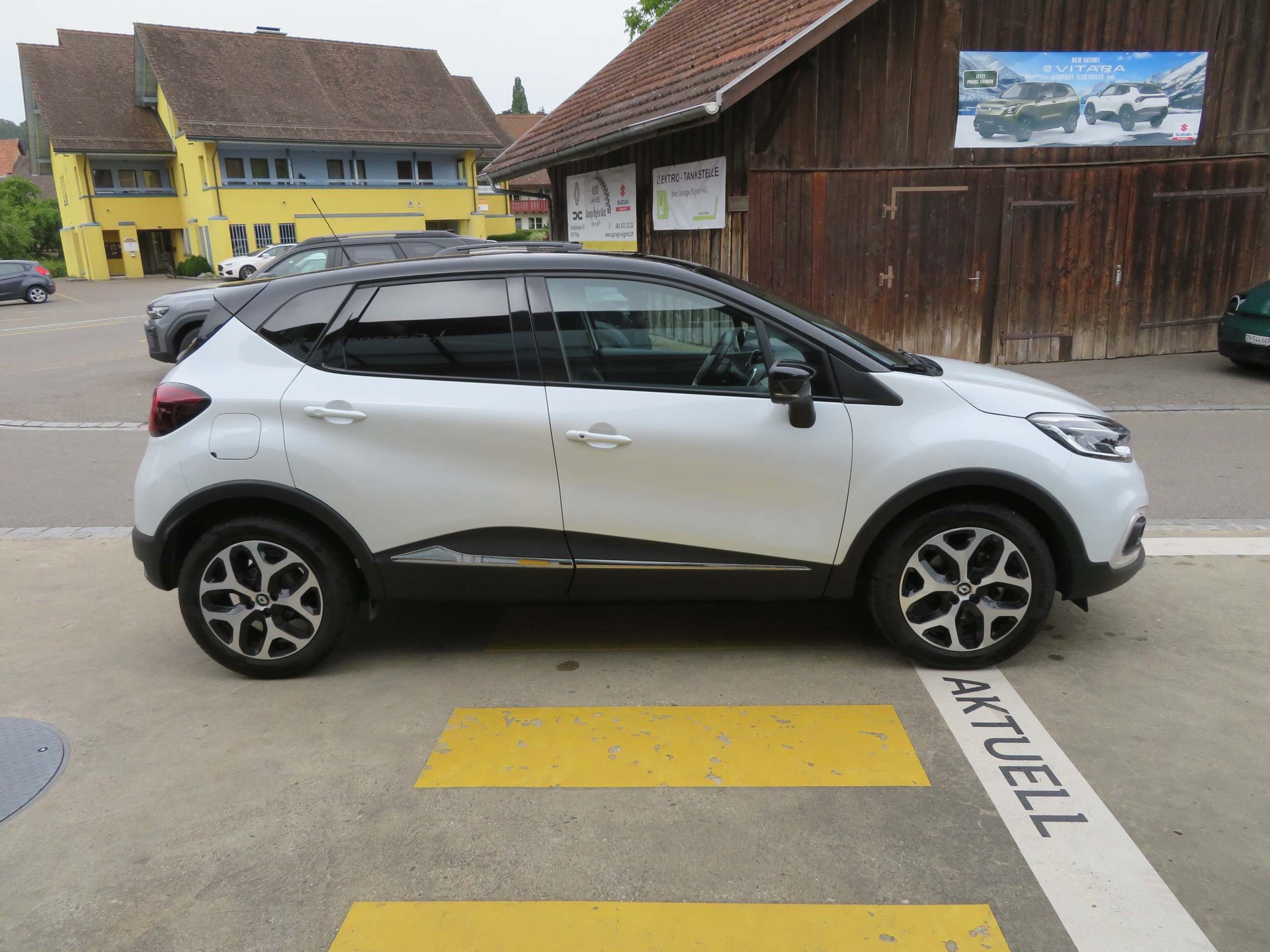 RENAULT Captur 1.3 TCe Intens EDC S/S PF-image-4