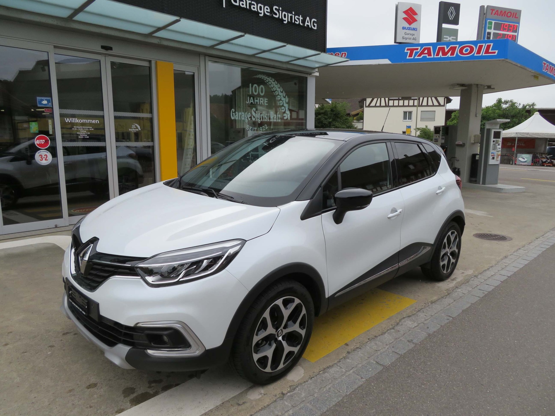 RENAULT Captur 1.3 TCe Intens EDC S/S PF-image-1