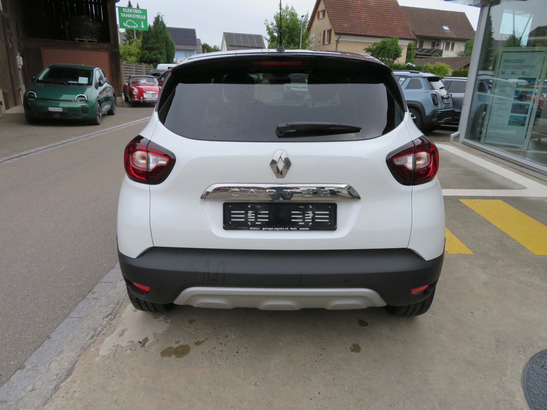 RENAULT Captur 1.3 TCe Intens EDC S/S PF-image-6