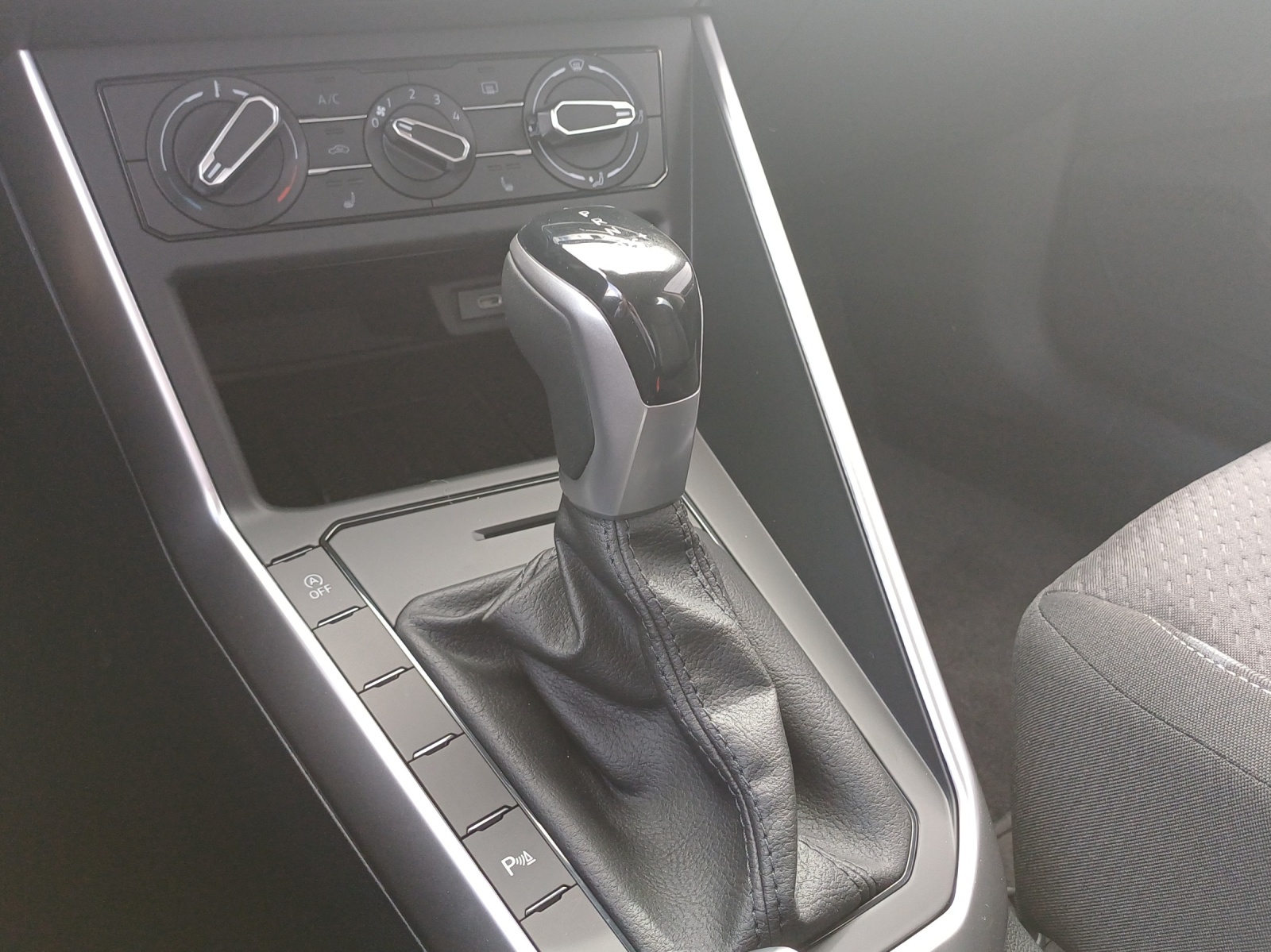 VW Polo 1.0 TSI Life DSG-image-14