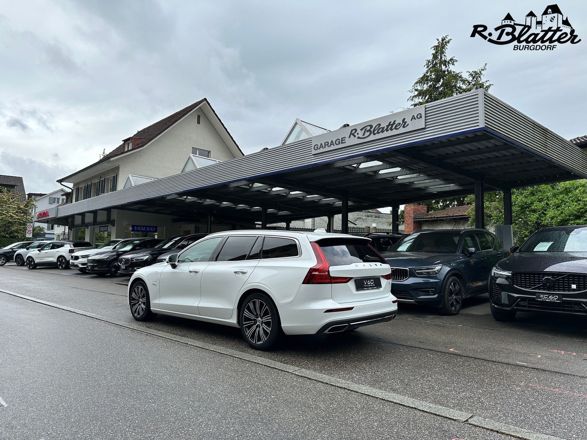 VOLVO V60 T6 eAWD Twin Engine Inscription Geartronic-image-3