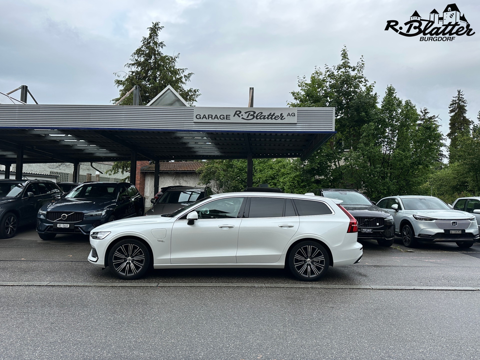 VOLVO V60 T6 eAWD Twin Engine Inscription Geartronic-image-2