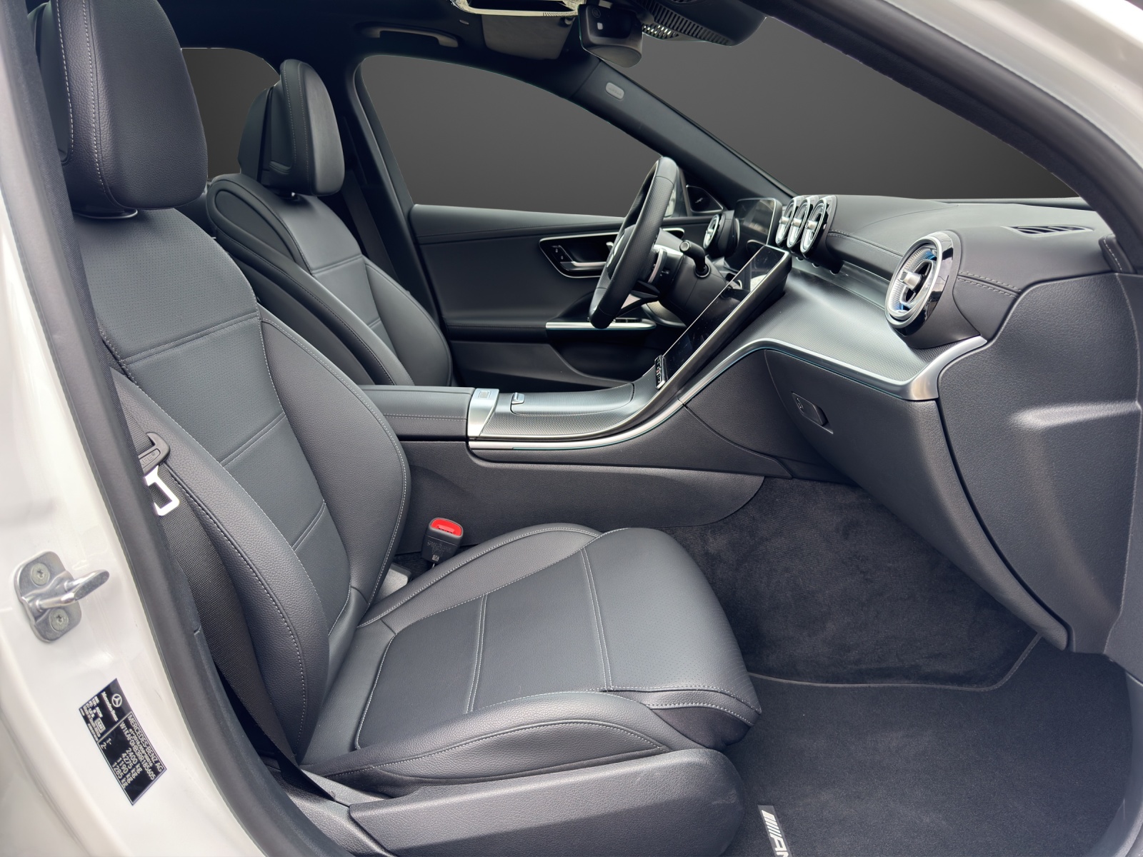 MERCEDES-BENZ C 300 d 4Matic-image-11