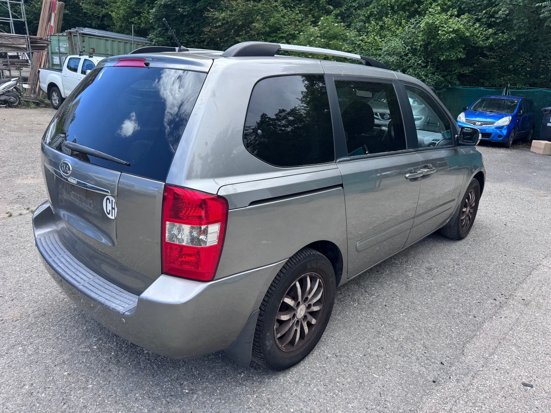 KIA Carnival 2.2 CRDi Style Automatic-image-2