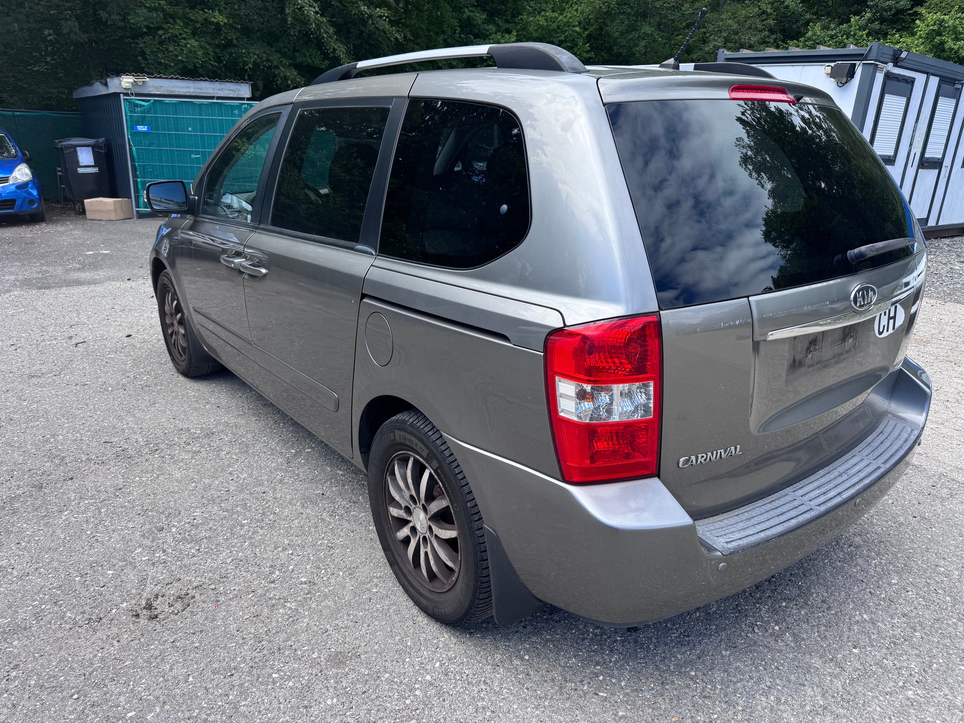 KIA Carnival 2.2 CRDi Style Automatic-image-4