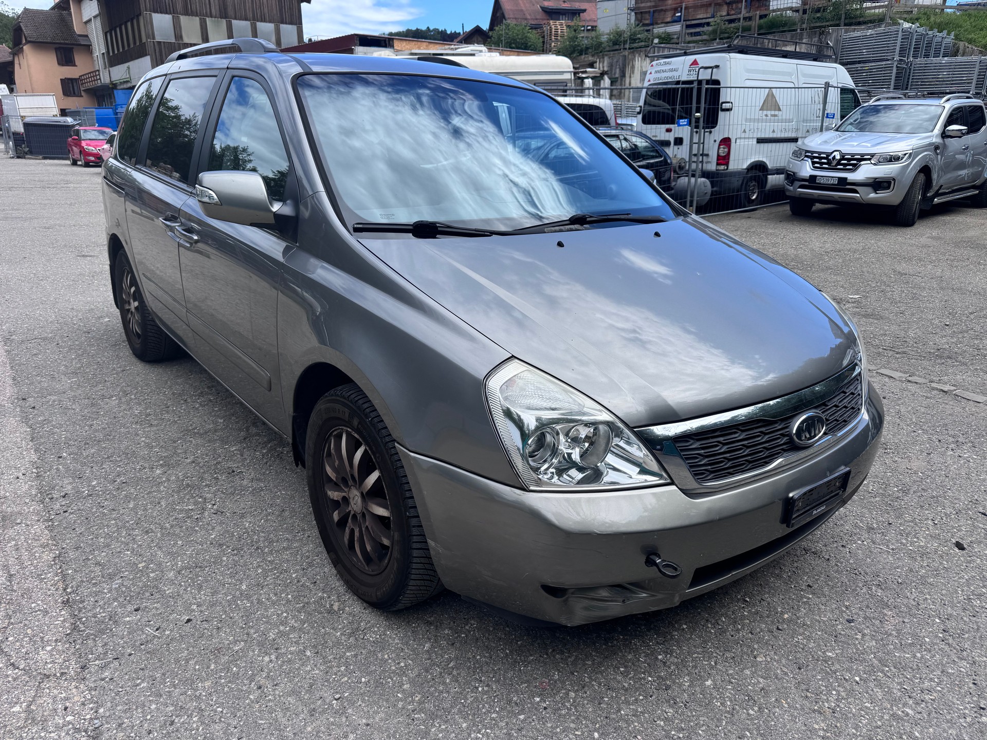 KIA Carnival 2.2 CRDi Style Automatic-image-1