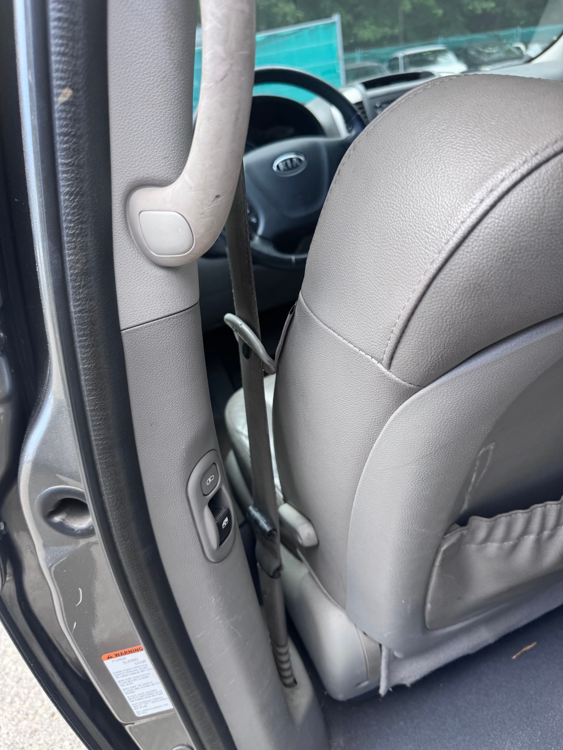 KIA Carnival 2.2 CRDi Style Automatic-image-11