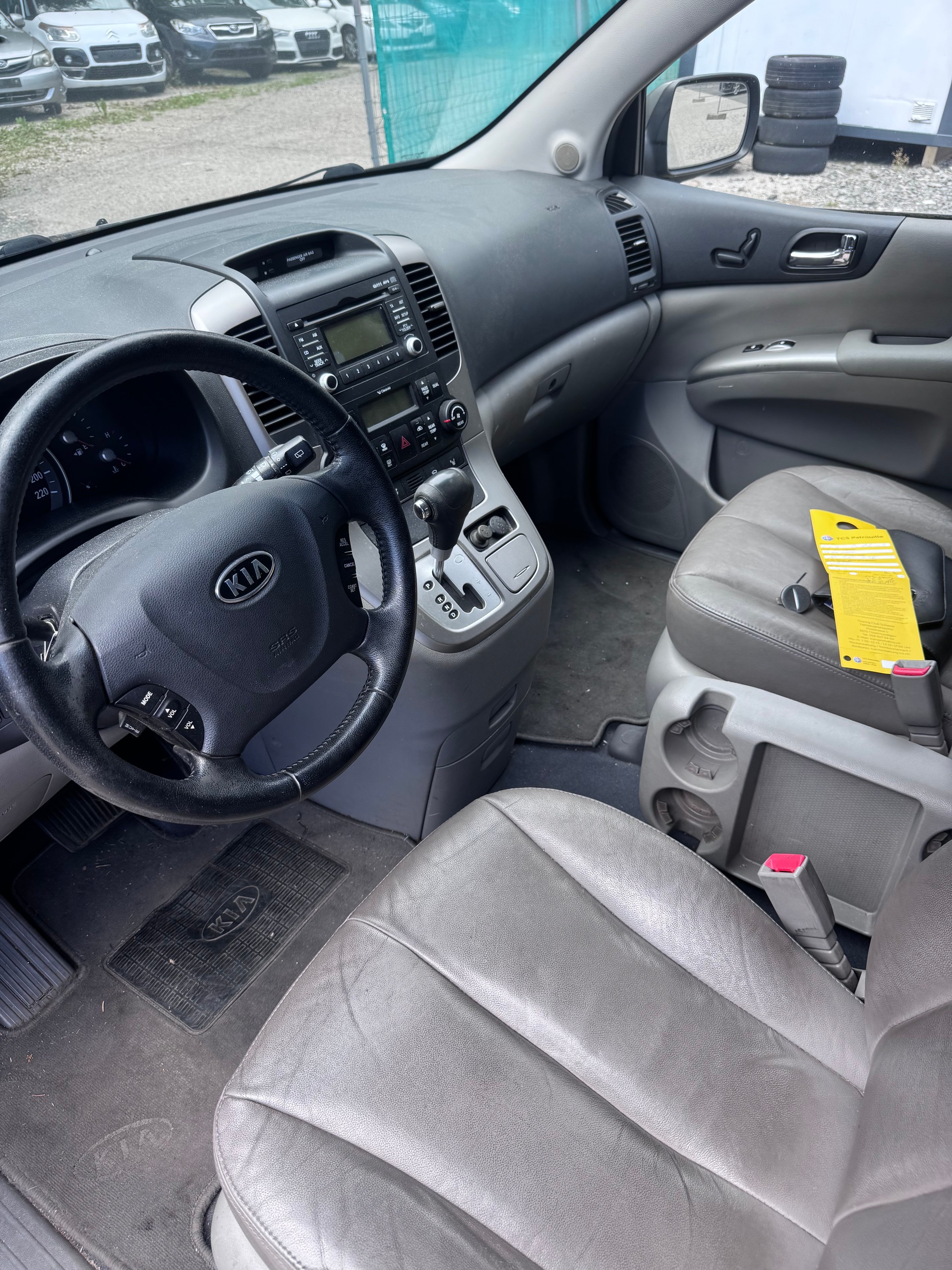 KIA Carnival 2.2 CRDi Style Automatic-image-8