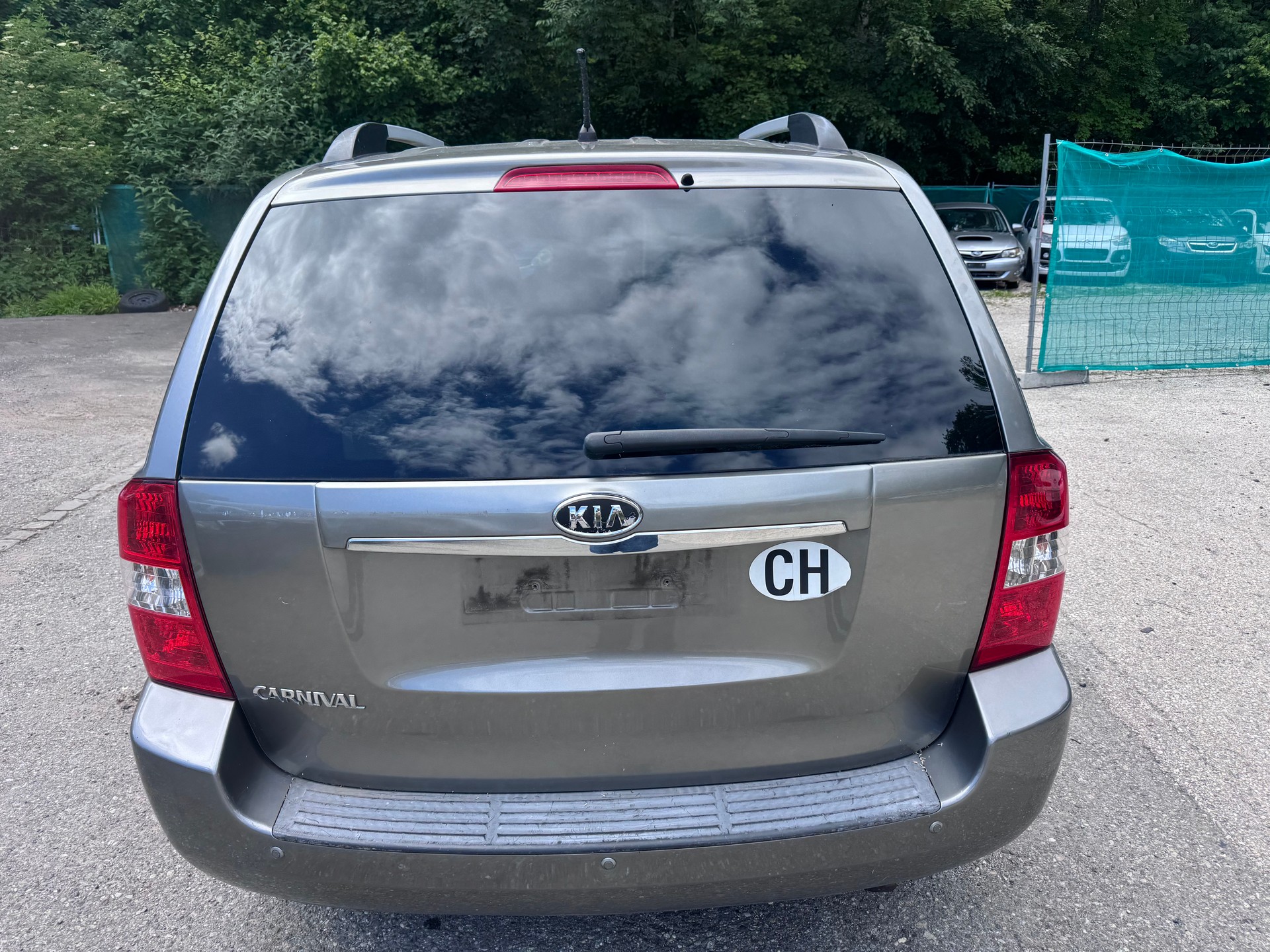 KIA Carnival 2.2 CRDi Style Automatic-image-3