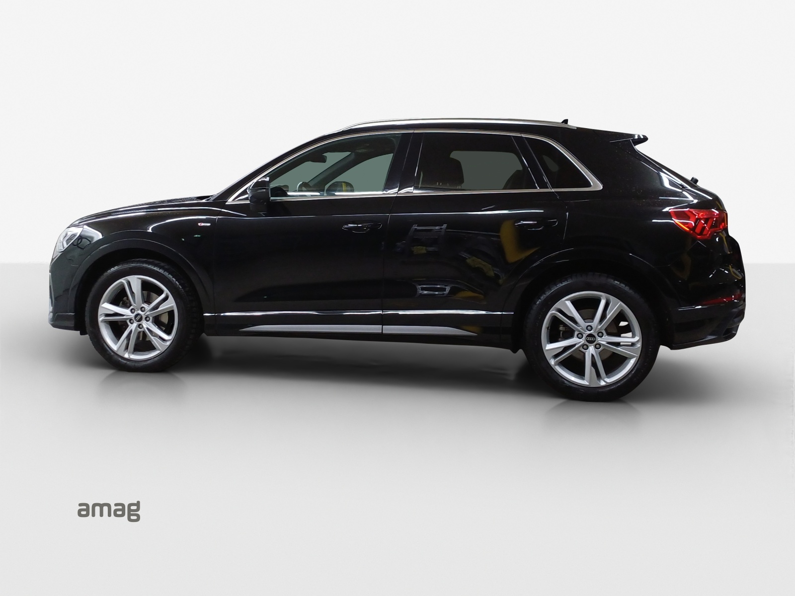AUDI Q3 35 TFSI S line S-tronic-image-1