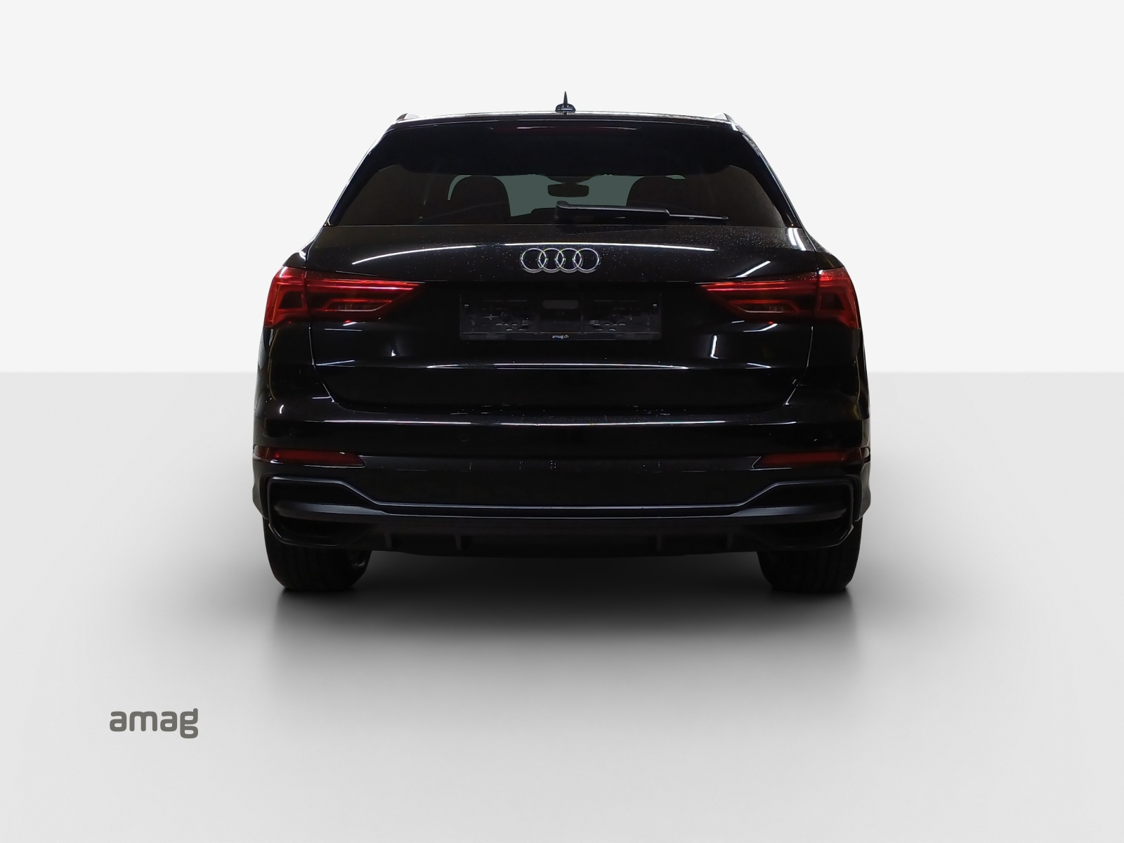 AUDI Q3 35 TFSI S line S-tronic-image-3
