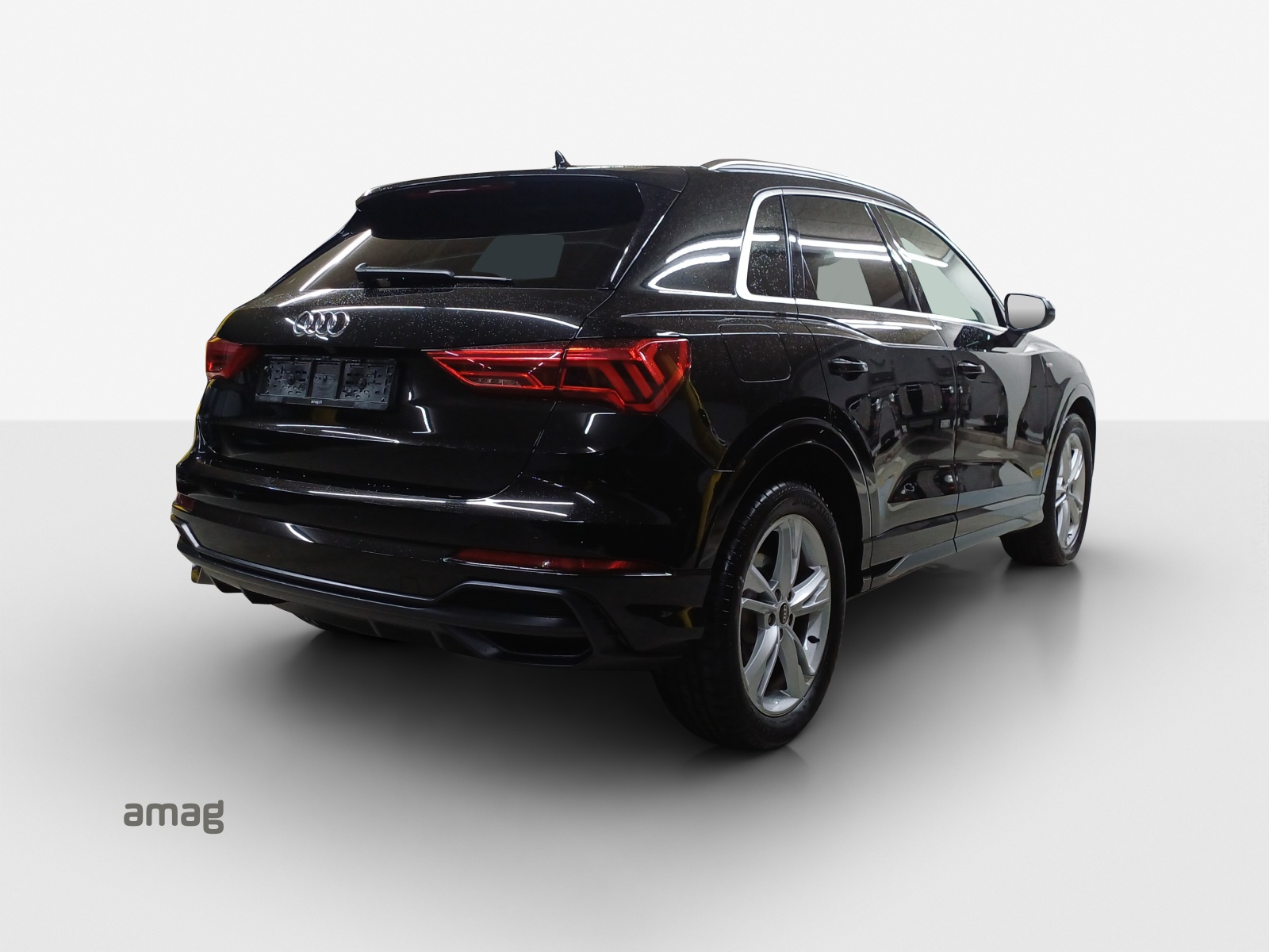 AUDI Q3 35 TFSI S line S-tronic-image-4