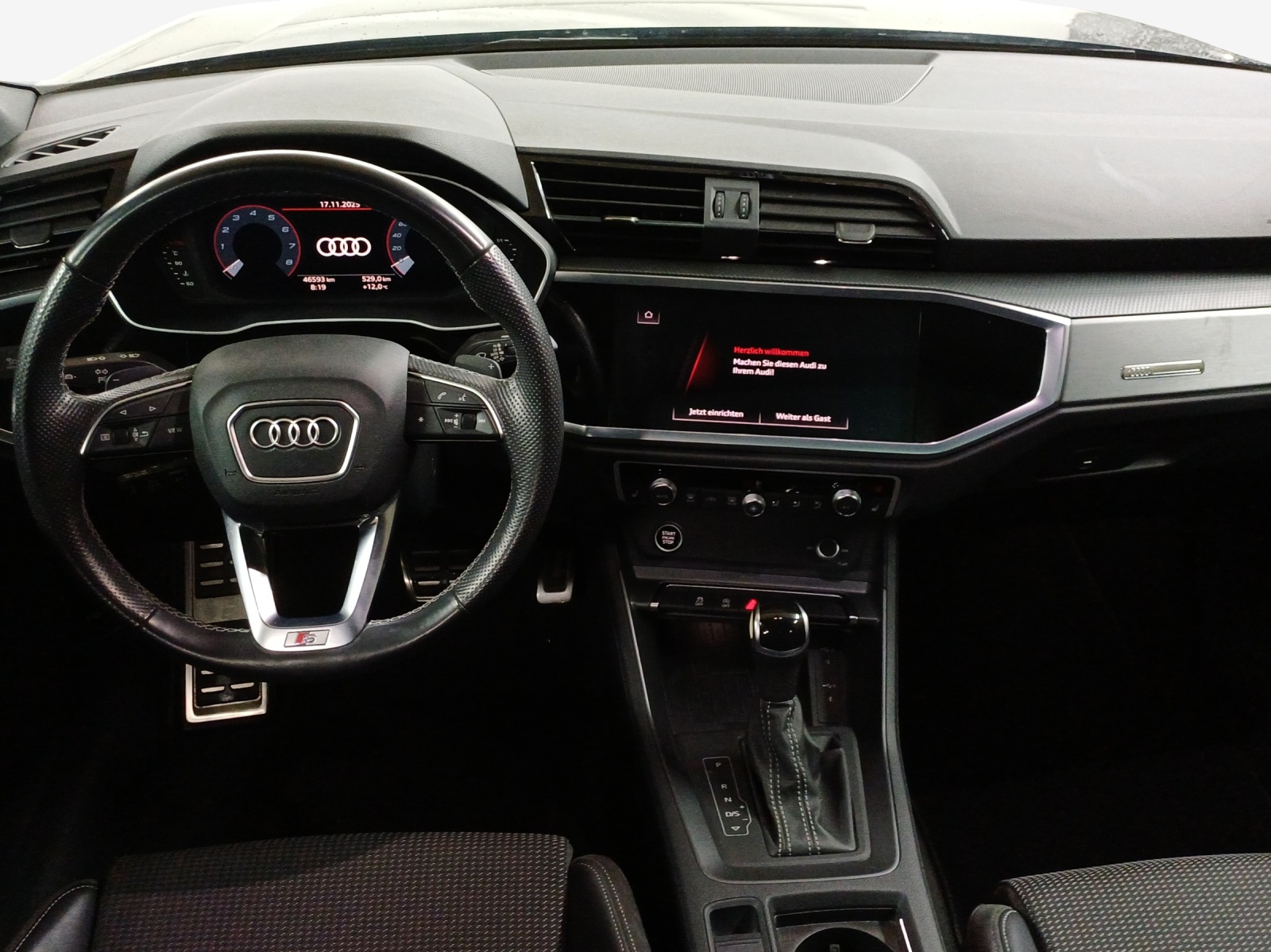 AUDI Q3 35 TFSI S line S-tronic-image-8