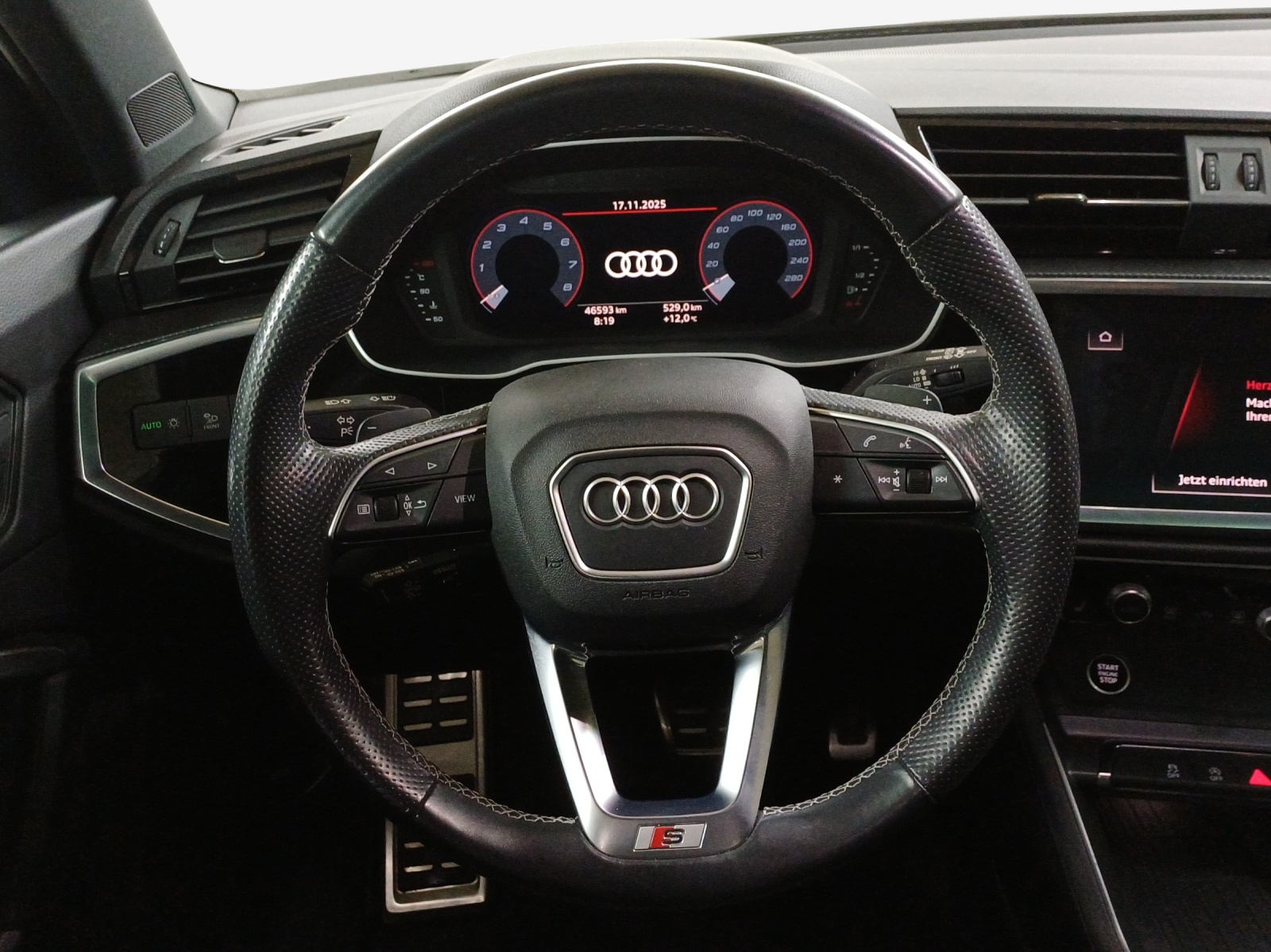 AUDI Q3 35 TFSI S line S-tronic-image-9