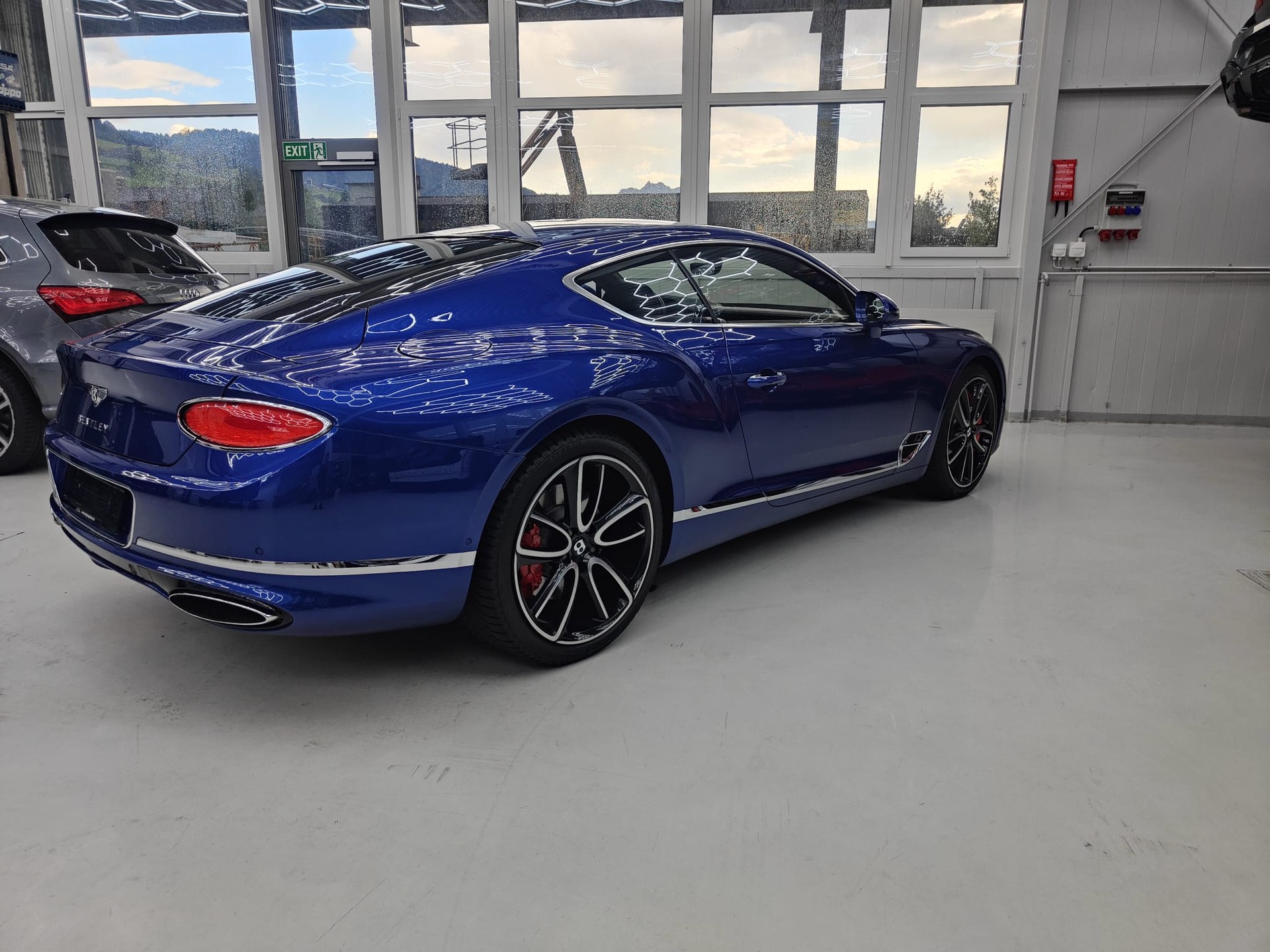 BENTLEY Continental GT 6.0 W12-image-5