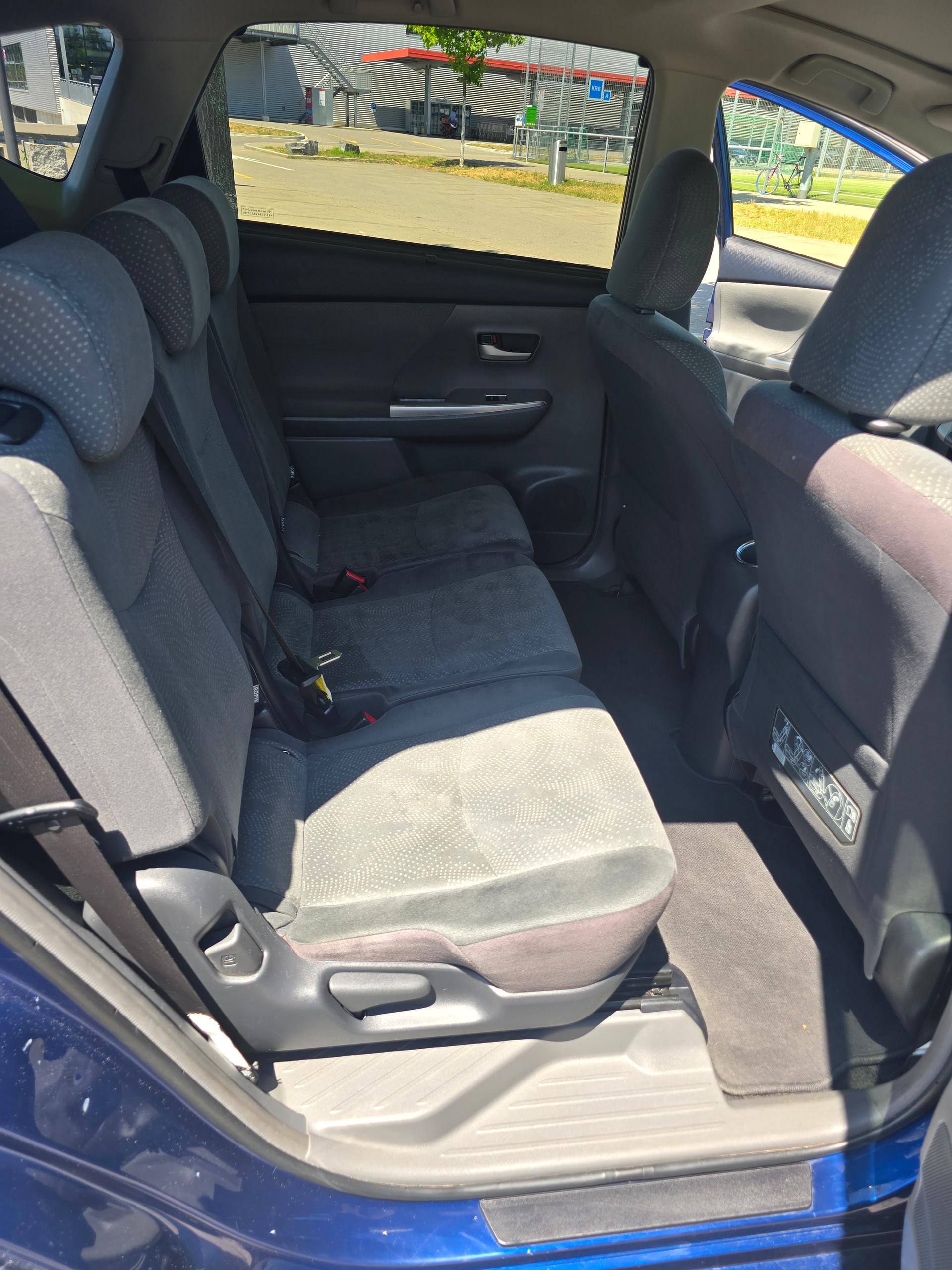TOYOTA Prius+ 1.8 VVT-i HSD Sol-image-9