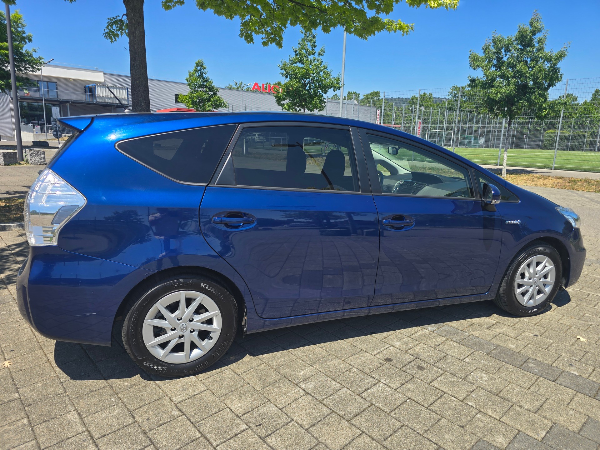 TOYOTA Prius+ 1.8 VVT-i HSD Sol-image-3