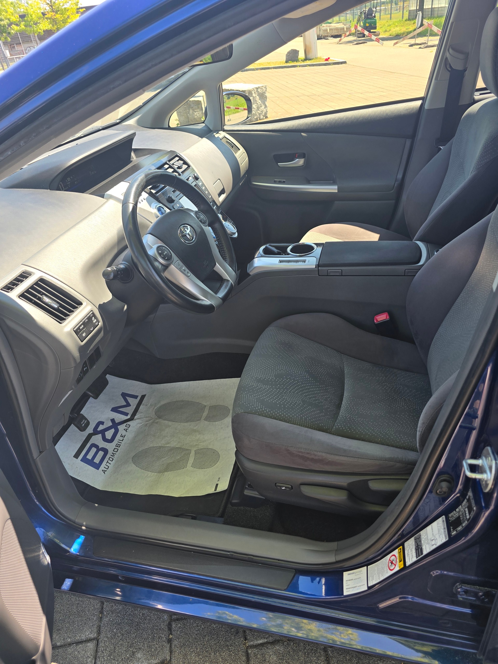 TOYOTA Prius+ 1.8 VVT-i HSD Sol-image-11