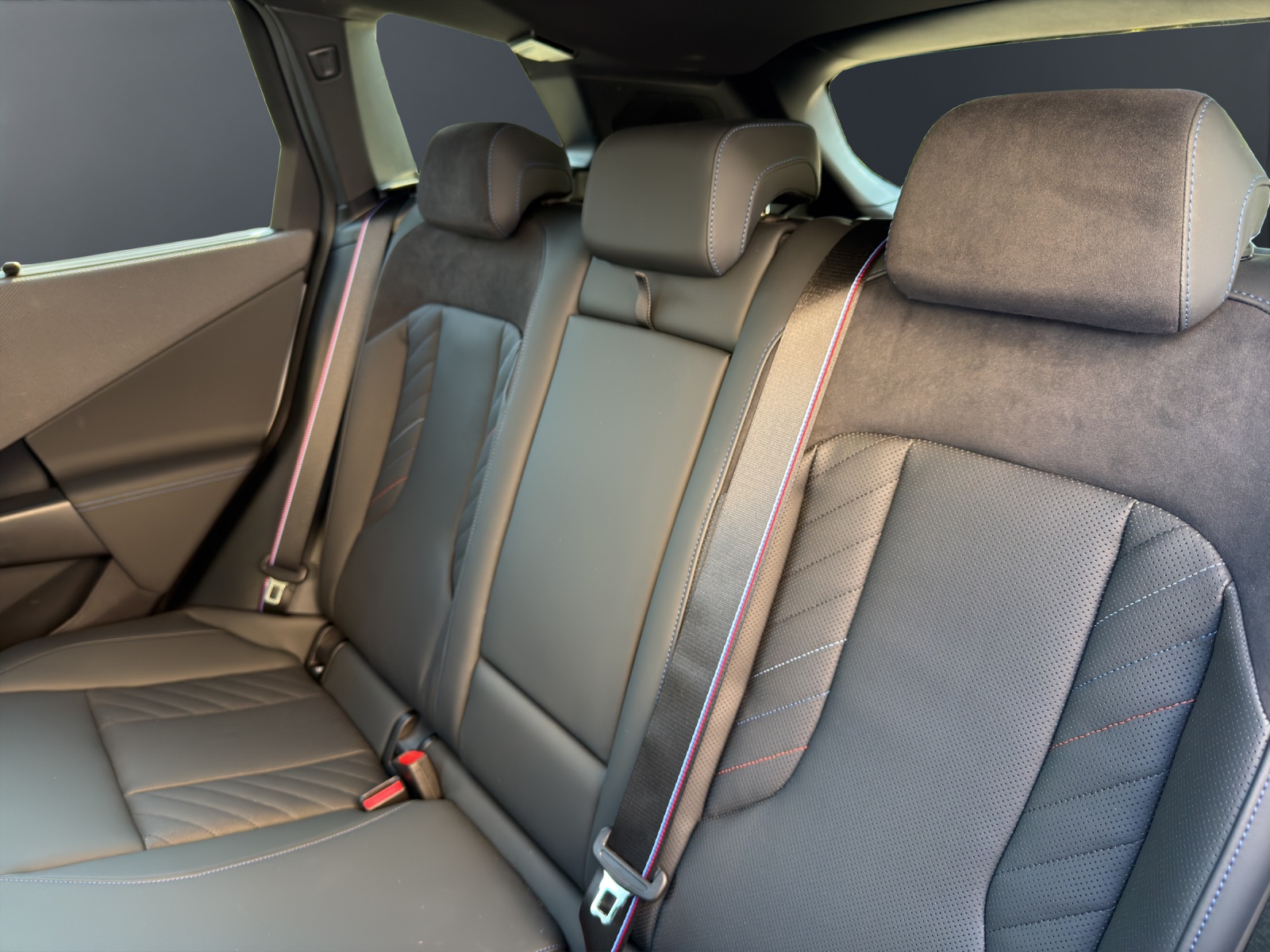 BMW X3 M50i-image-11
