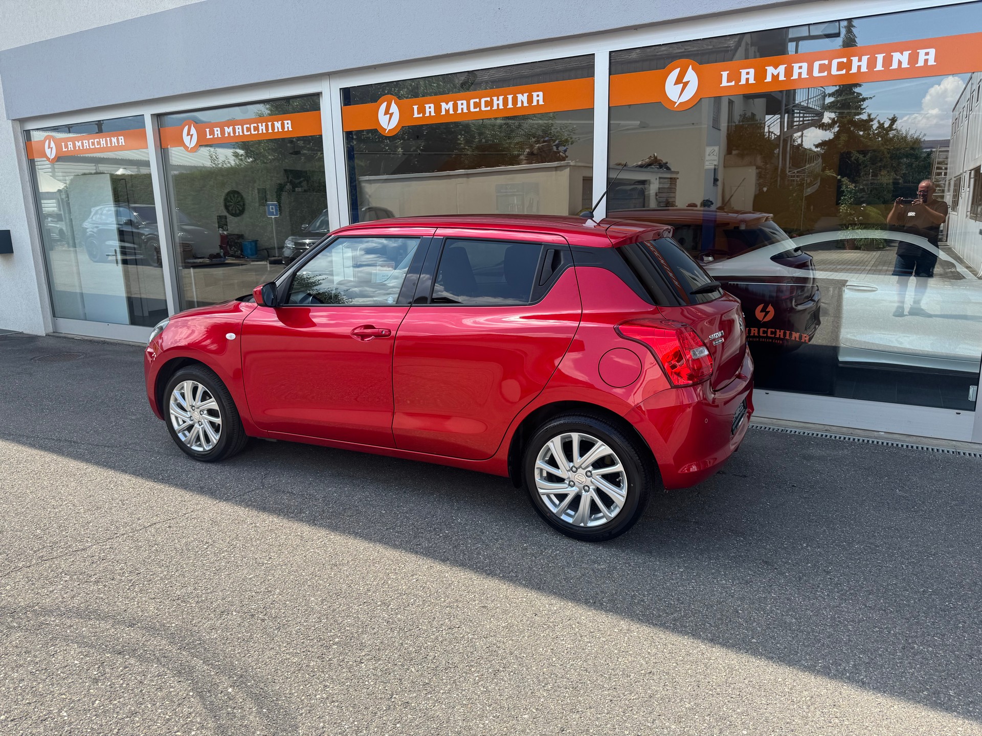 SUZUKI Swift 1.2 Compact + Hybrid-image-2
