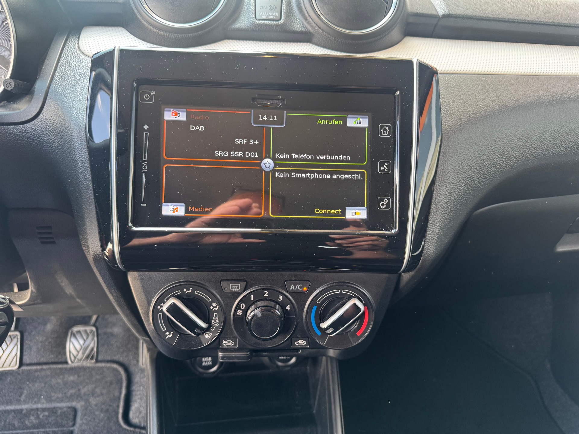 SUZUKI Swift 1.2 Compact + Hybrid-image-5