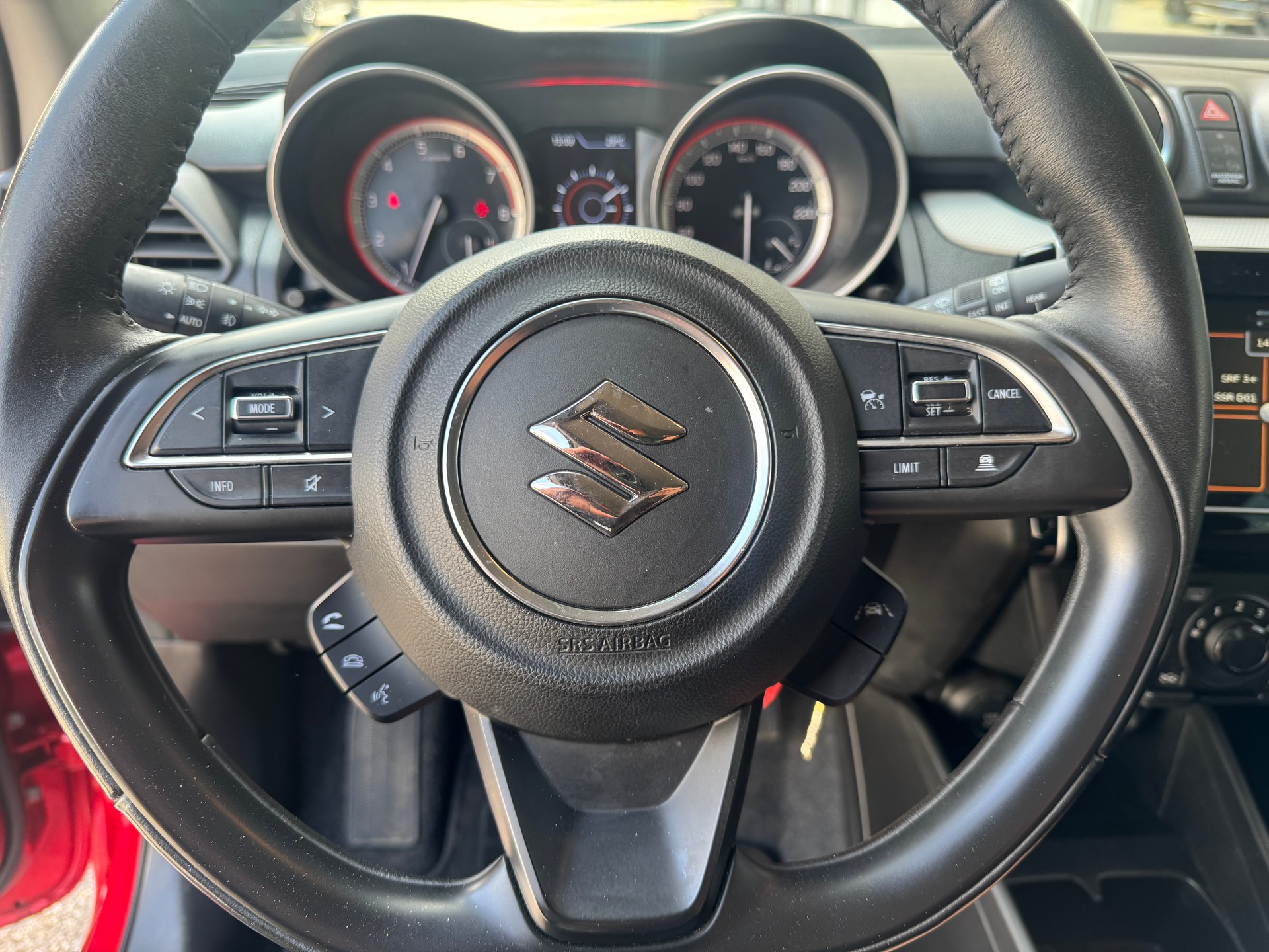 SUZUKI Swift 1.2 Compact + Hybrid-image-8