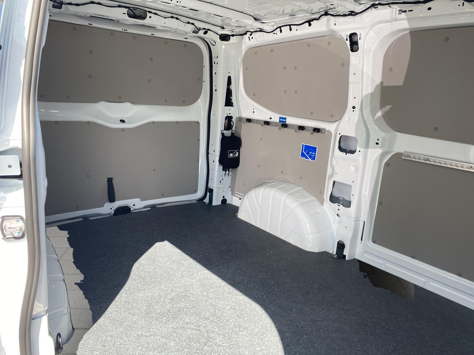 VW Transporter Kaw. 3100 E-Motor 70kWh-image-7
