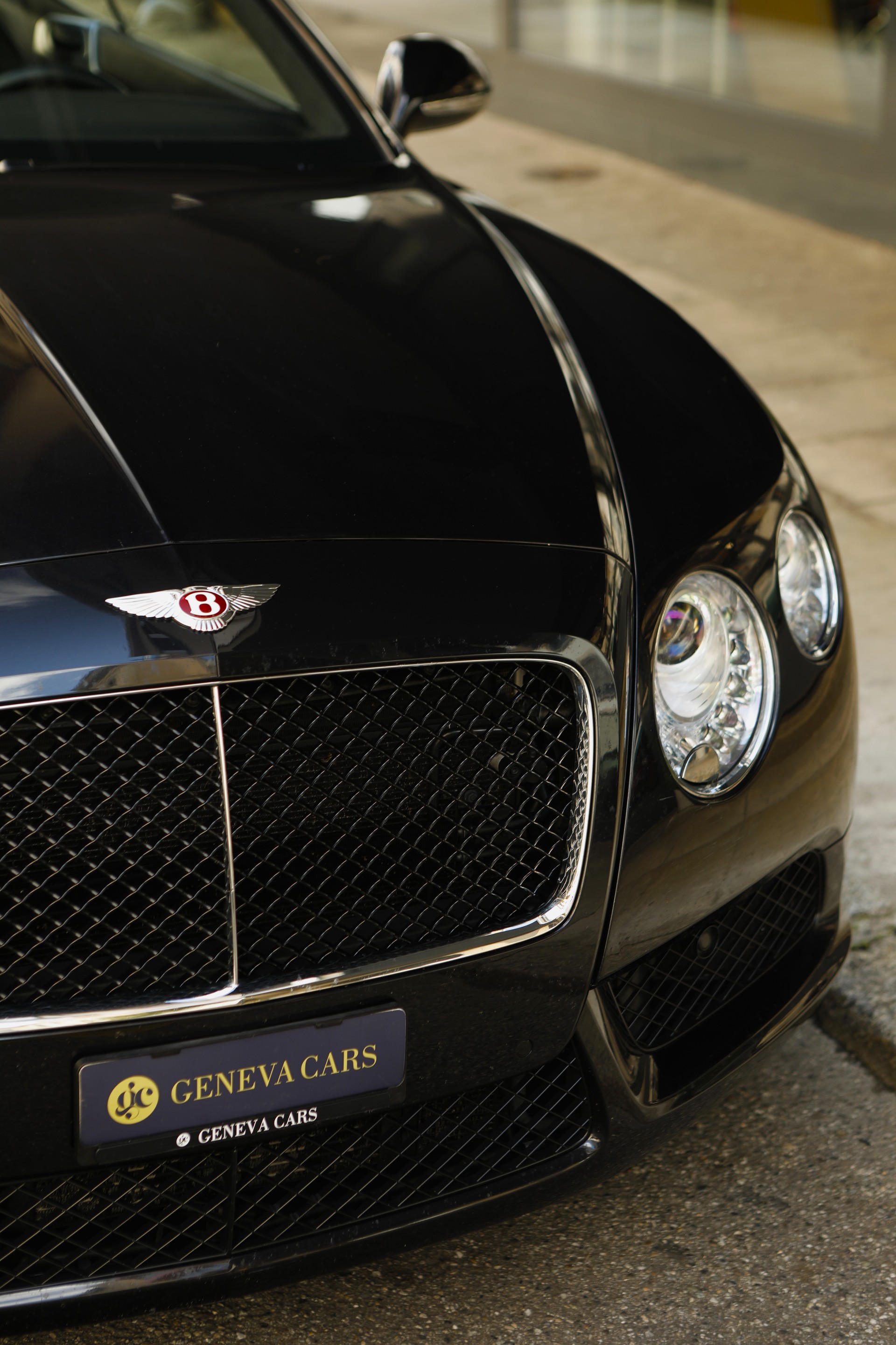 BENTLEY Continental GT 4.0 V8-image-3